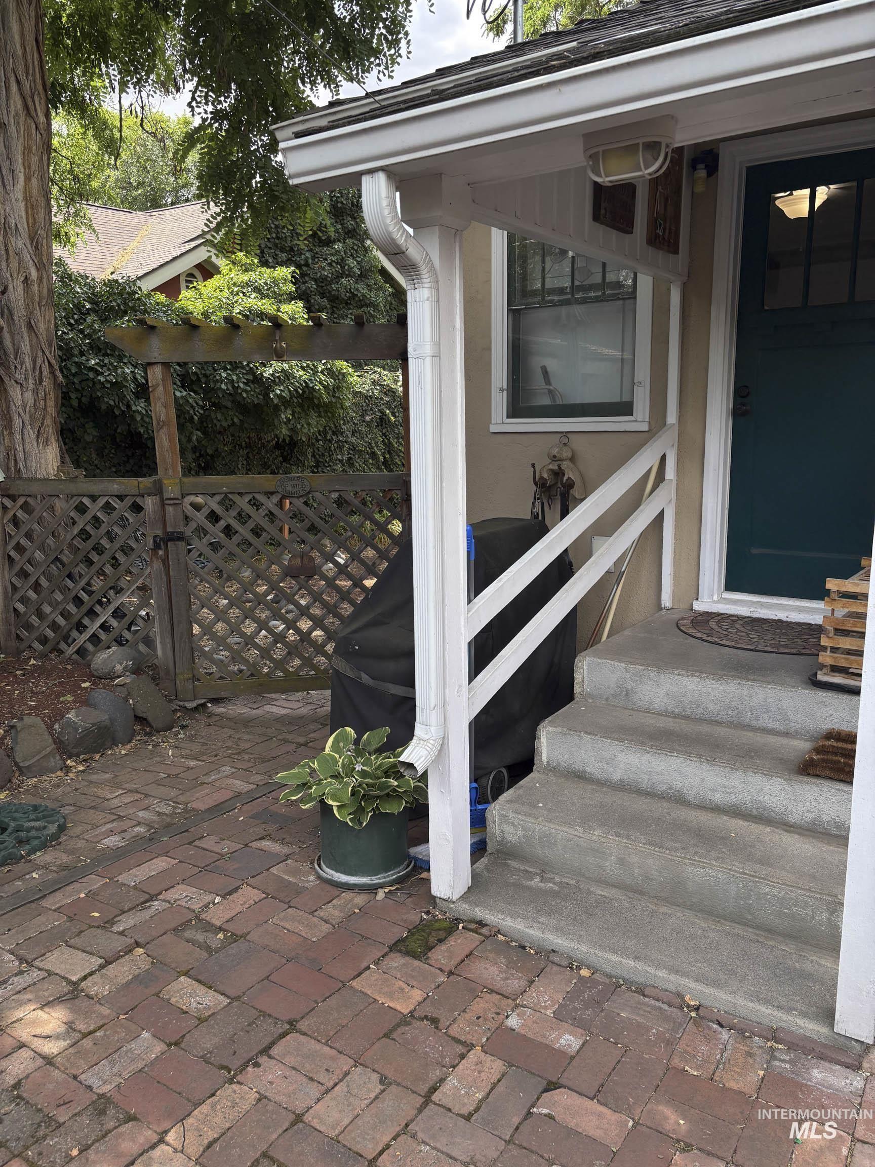 907 Prospect Ave, Lewiston, Idaho 83501, 3 Bedrooms, 2 Bathrooms, Residential For Sale, Price $320,000, 98976997