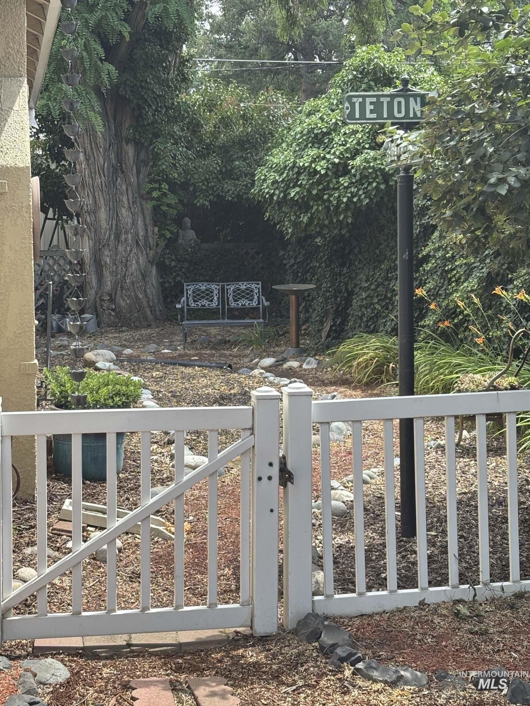 907 Prospect Ave, Lewiston, Idaho 83501, 3 Bedrooms, 2 Bathrooms, Residential For Sale, Price $320,000, 98976997