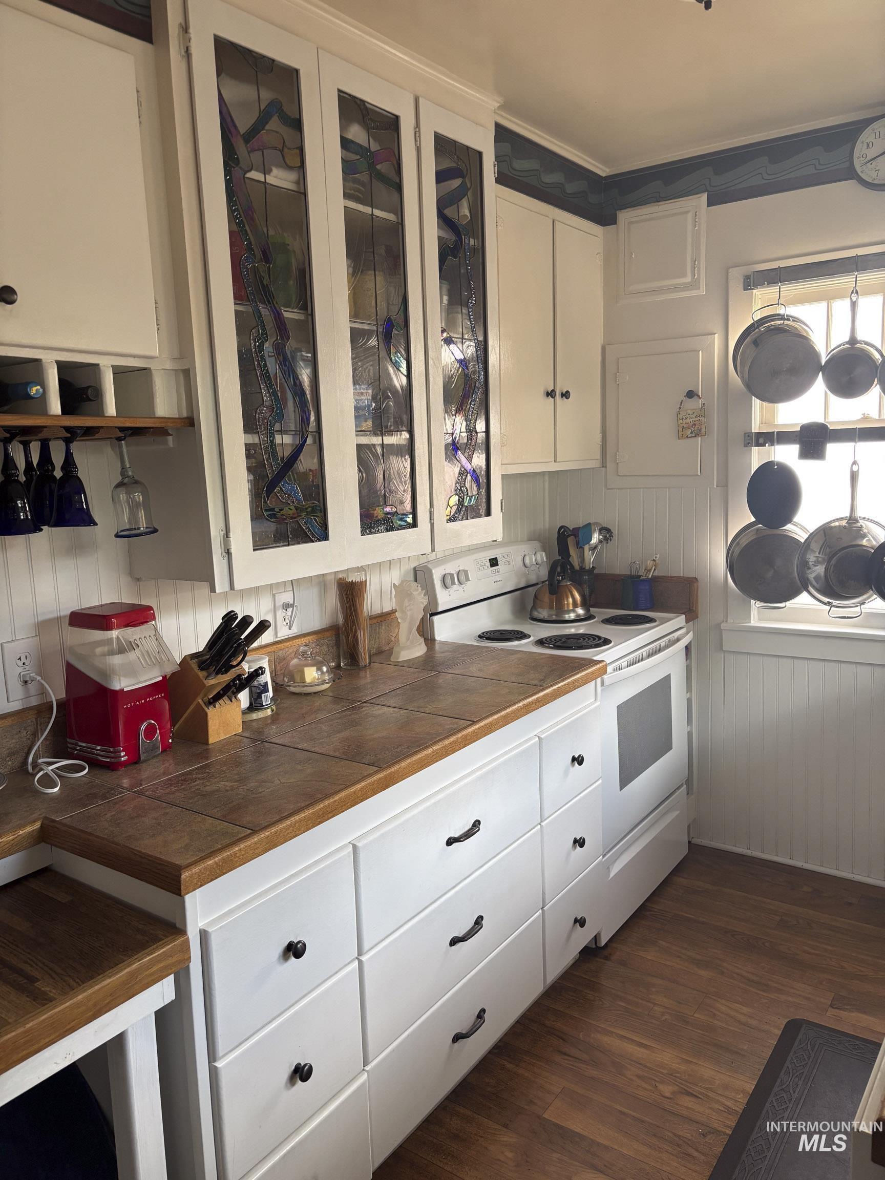 907 Prospect Ave, Lewiston, Idaho 83501, 3 Bedrooms, 2 Bathrooms, Residential For Sale, Price $320,000, 98976997