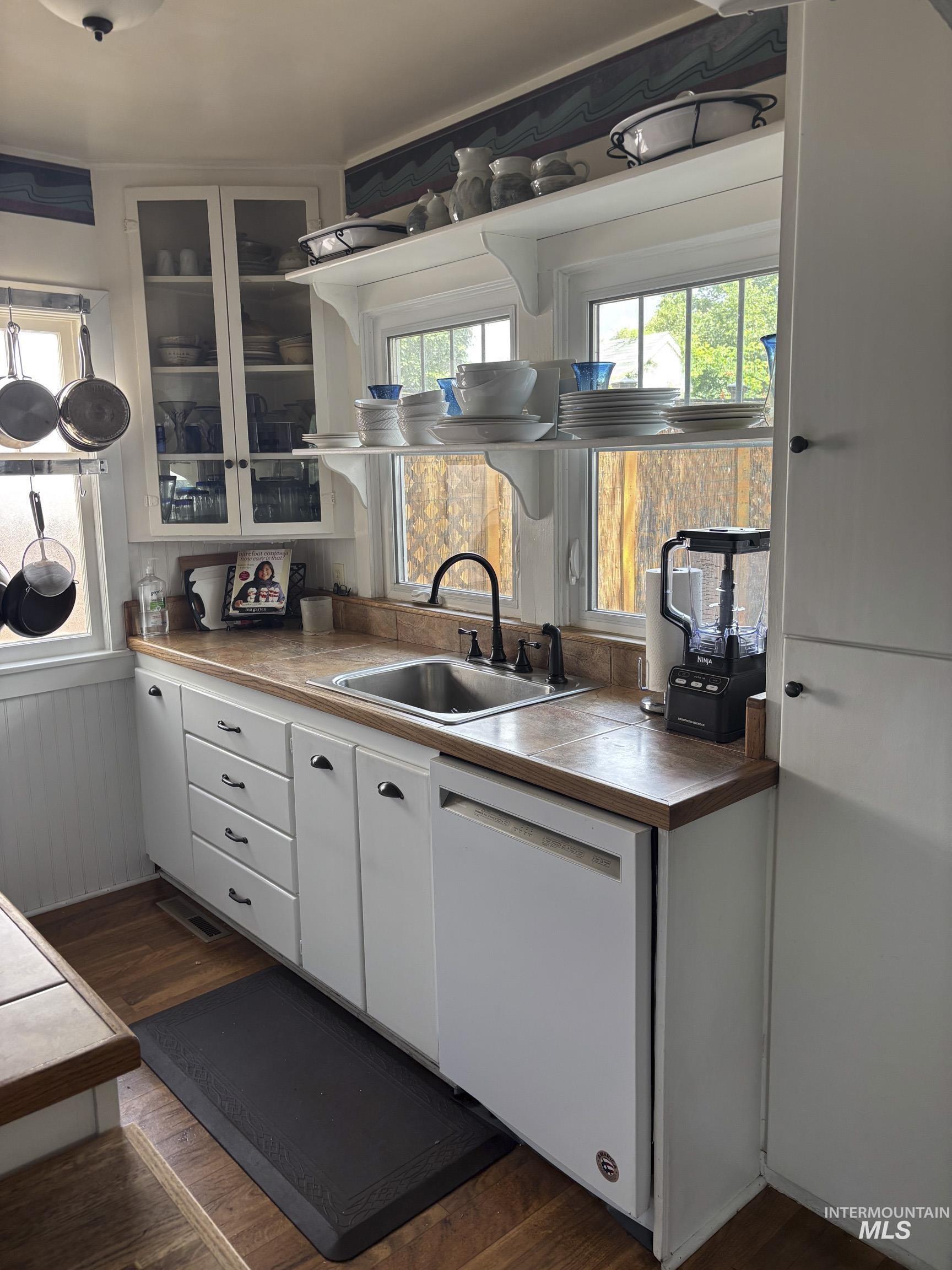 907 Prospect Ave, Lewiston, Idaho 83501, 3 Bedrooms, 2 Bathrooms, Residential For Sale, Price $320,000, 98976997