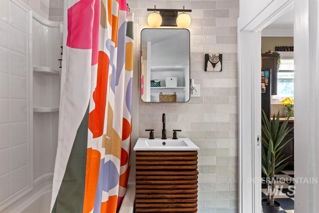 1615 Fillmore St, Caldwell, Idaho 83605, 2 Bedrooms, 1 Bathroom, Residential For Sale, Price $329,990, 98976998