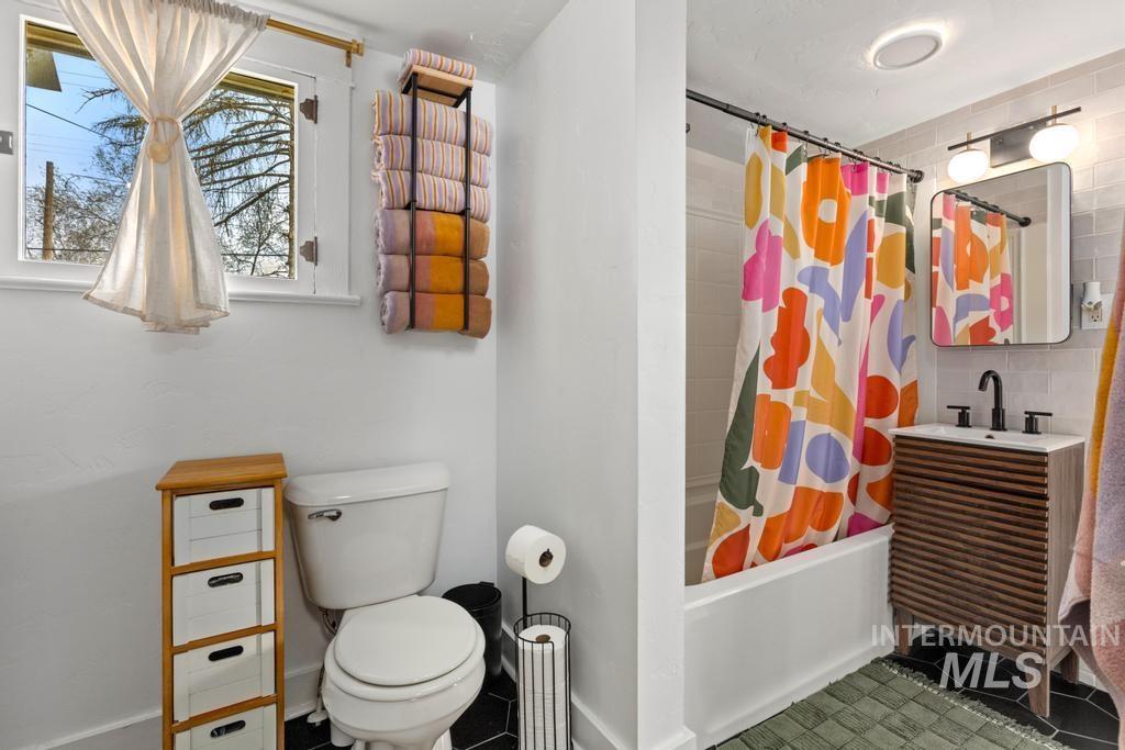 1615 Fillmore St, Caldwell, Idaho 83605, 2 Bedrooms, 1 Bathroom, Residential For Sale, Price $329,990, 98976998