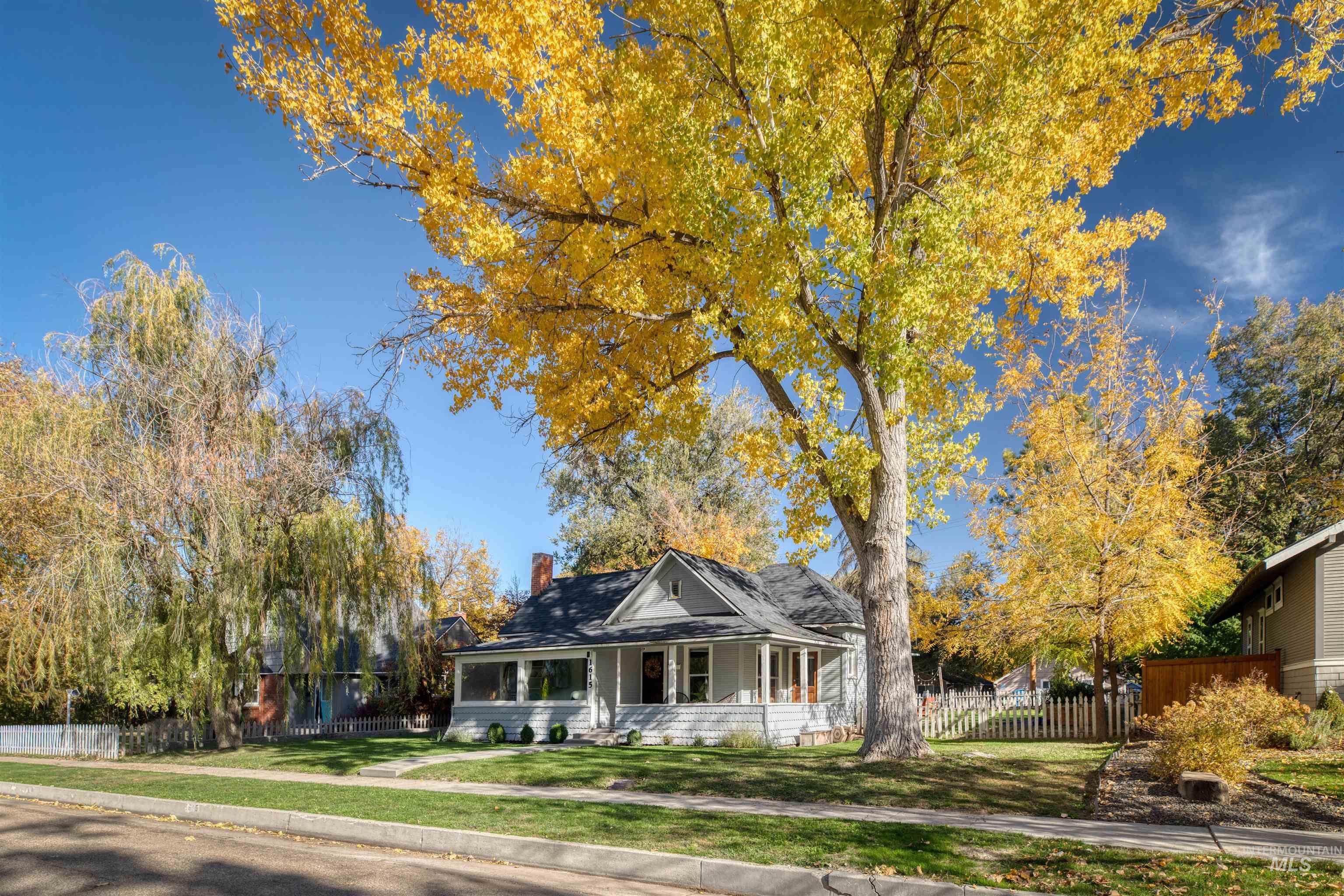 1615 Fillmore St, Caldwell, Idaho 83605, 2 Bedrooms, 1 Bathroom, Residential For Sale, Price $329,990, 98976998