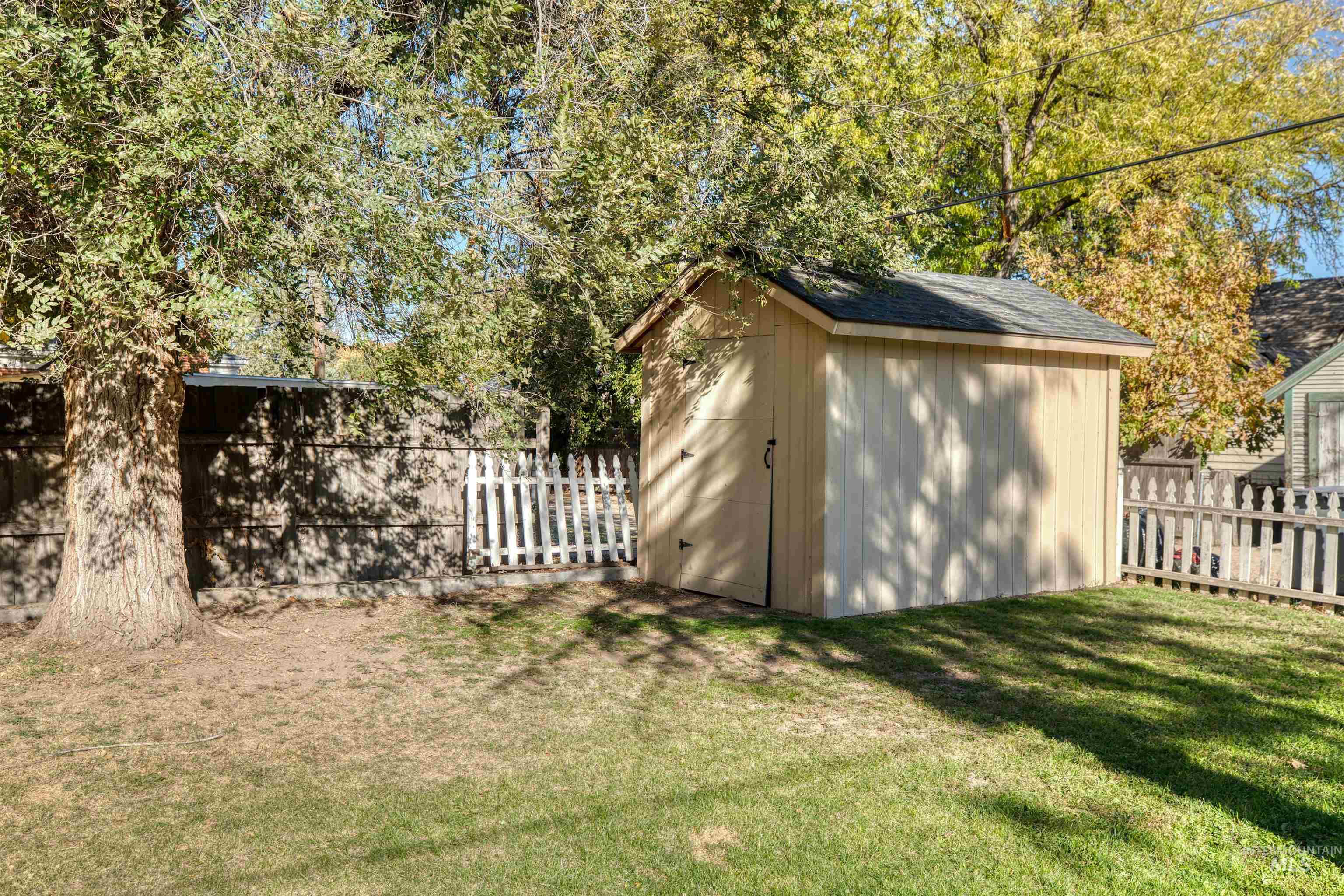 1615 Fillmore St, Caldwell, Idaho 83605, 2 Bedrooms, 1 Bathroom, Residential For Sale, Price $329,990, 98976998