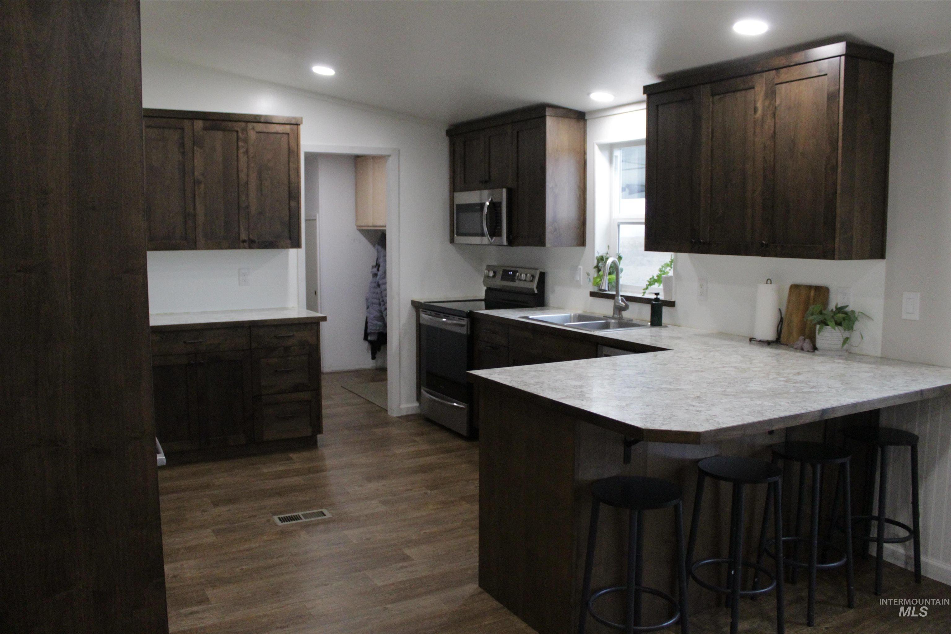 27520 Pearl Rd, Parma, Idaho 83660, 3 Bedrooms, 2 Bathrooms, Residential For Sale, Price $549,900, 98976999