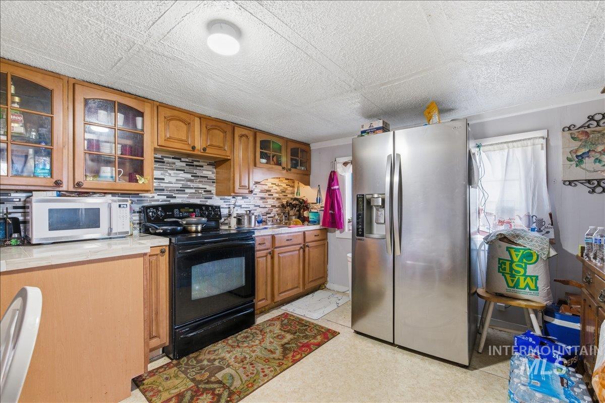 27633 Farmway Road, Caldwell, Idaho 83607, 2 Bedrooms, 1 Bathroom, Residential For Sale, Price $550,000, 98977001