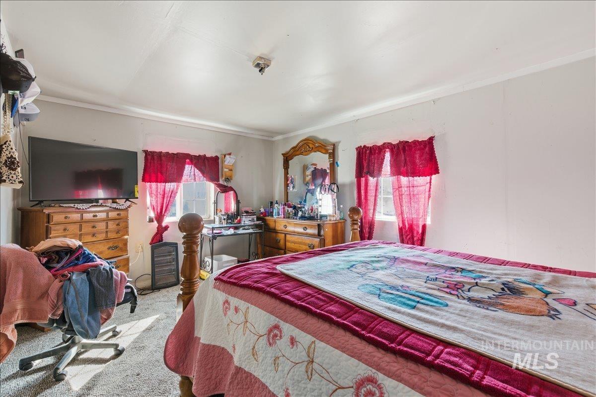 27633 Farmway Road, Caldwell, Idaho 83607, 2 Bedrooms, 1 Bathroom, Residential For Sale, Price $550,000, 98977001