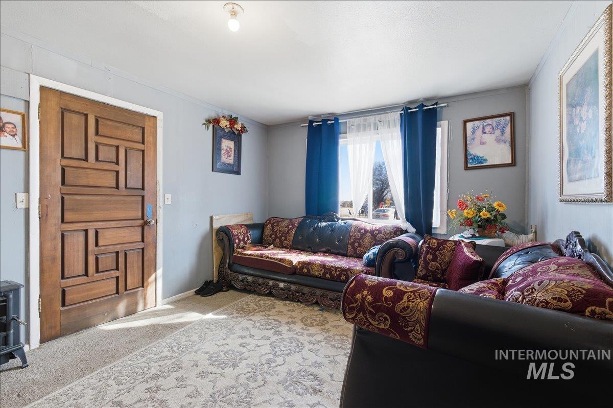 27633 Farmway Road, Caldwell, Idaho 83607, 2 Bedrooms, 1 Bathroom, Residential For Sale, Price $550,000, 98977001