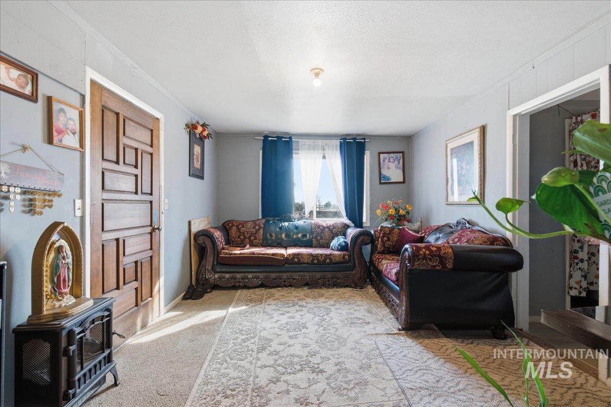 27633 Farmway Road, Caldwell, Idaho 83607, 2 Bedrooms, 1 Bathroom, Residential For Sale, Price $550,000, 98977001