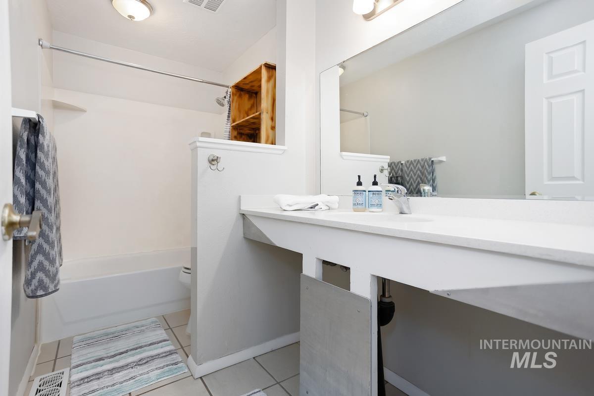 4950 N Bitterbrush, Boise, Idaho 83703, 3 Bedrooms, 2 Bathrooms, Residential For Sale, Price $458,000, 98977003