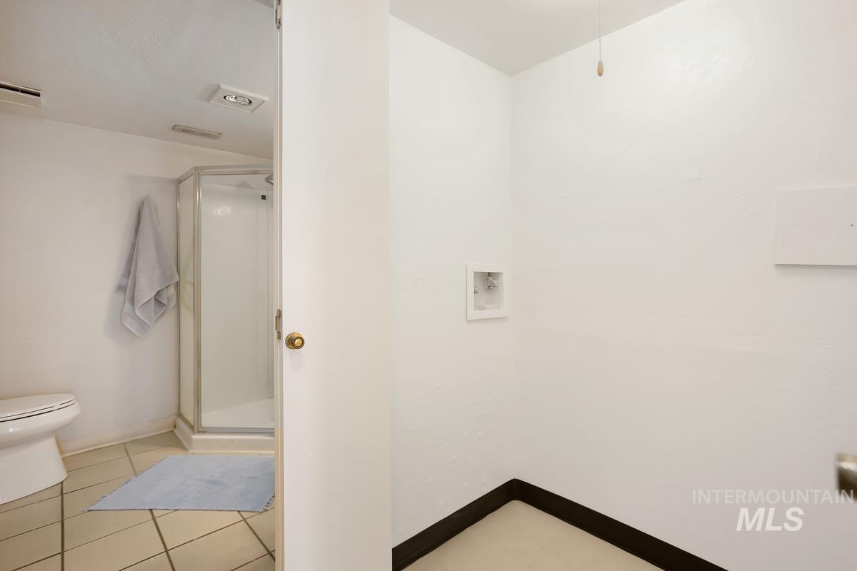 4950 N Bitterbrush, Boise, Idaho 83703, 3 Bedrooms, 2 Bathrooms, Residential For Sale, Price $458,000, 98977003