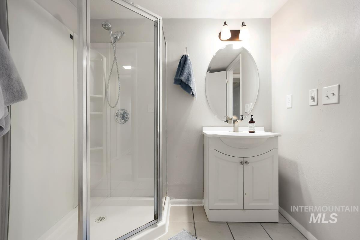 4950 N Bitterbrush, Boise, Idaho 83703, 3 Bedrooms, 2 Bathrooms, Residential For Sale, Price $458,000, 98977003