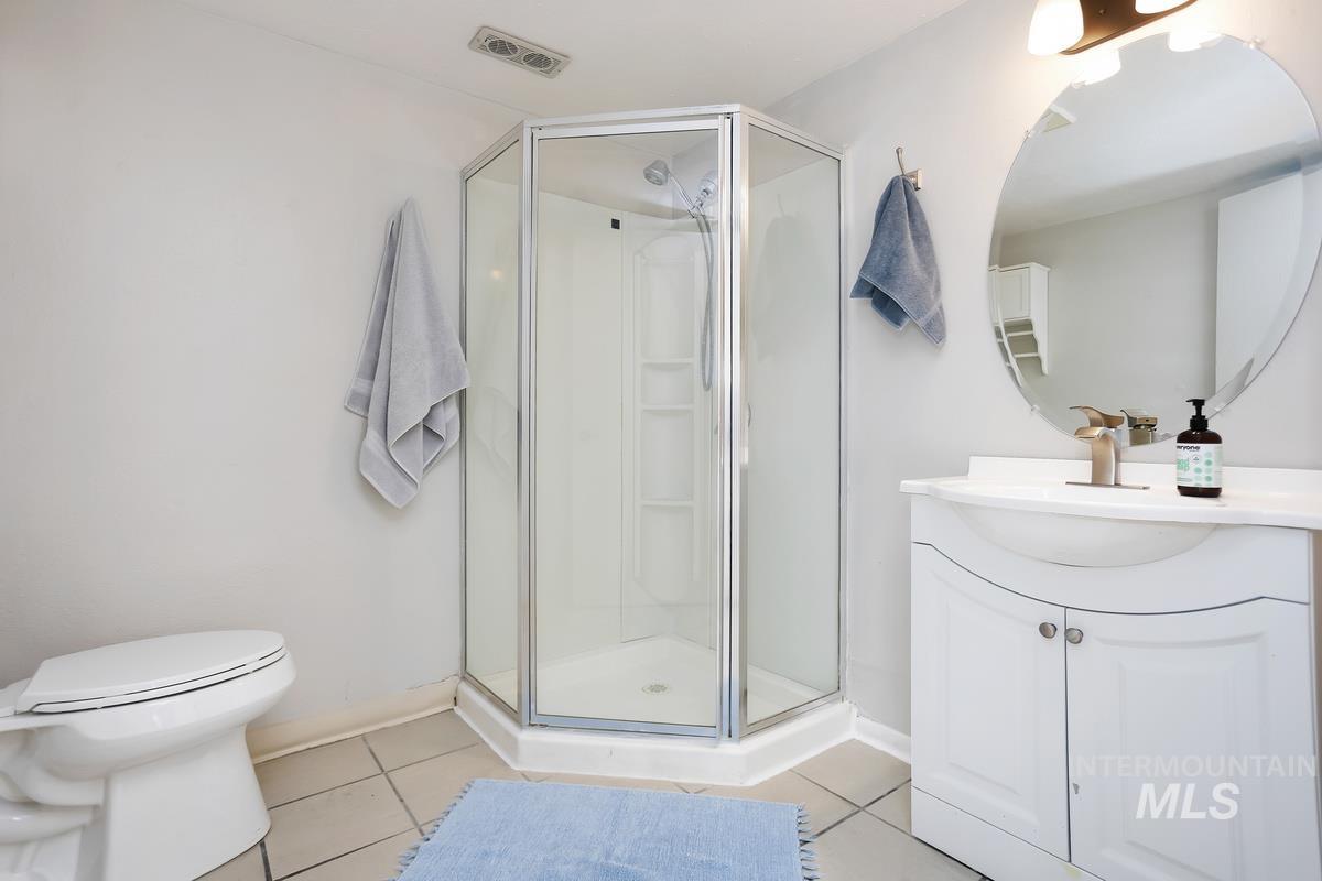 4950 N Bitterbrush, Boise, Idaho 83703, 3 Bedrooms, 2 Bathrooms, Residential For Sale, Price $458,000, 98977003