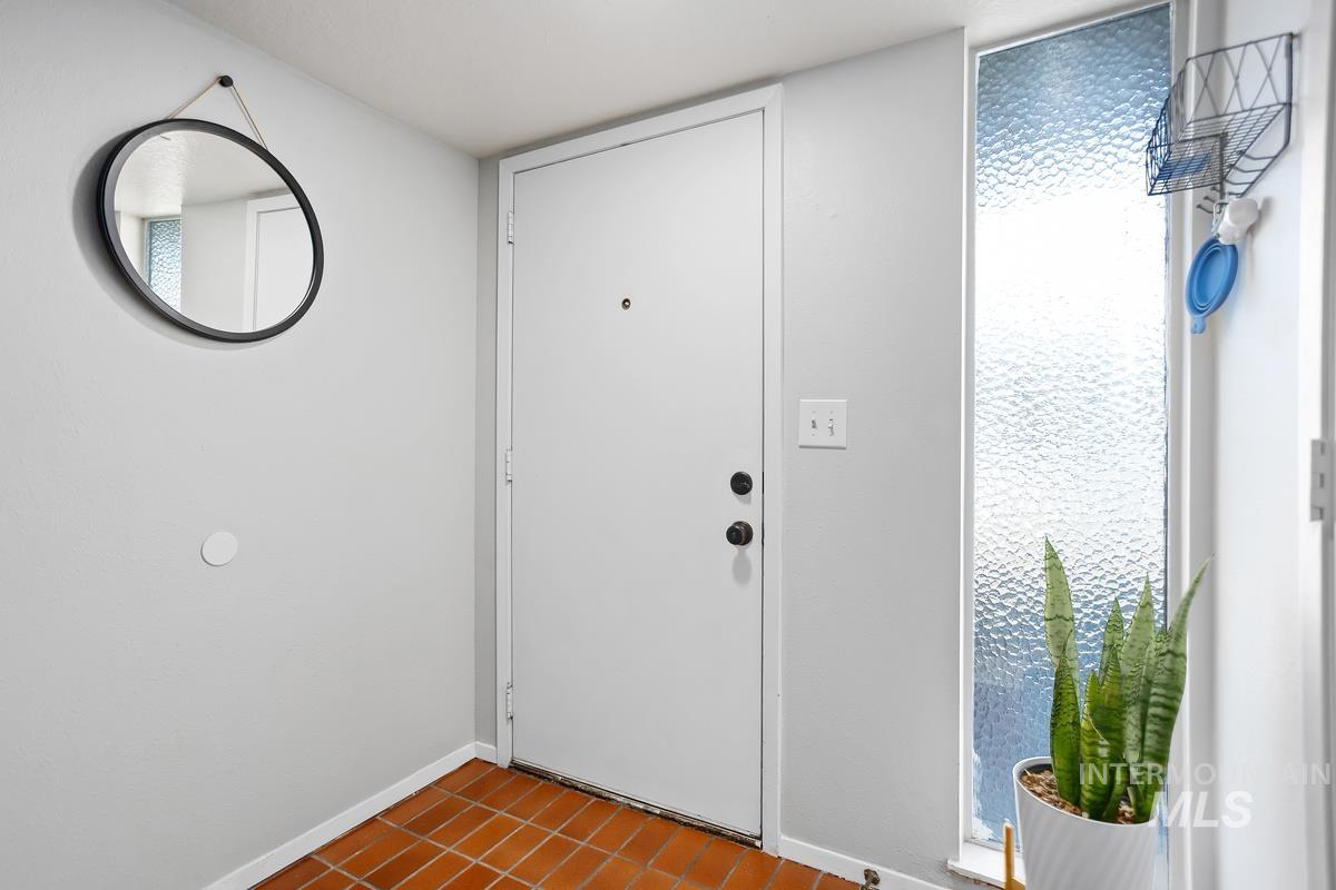 4950 N Bitterbrush, Boise, Idaho 83703, 3 Bedrooms, 2 Bathrooms, Residential For Sale, Price $458,000,MLS 98977003