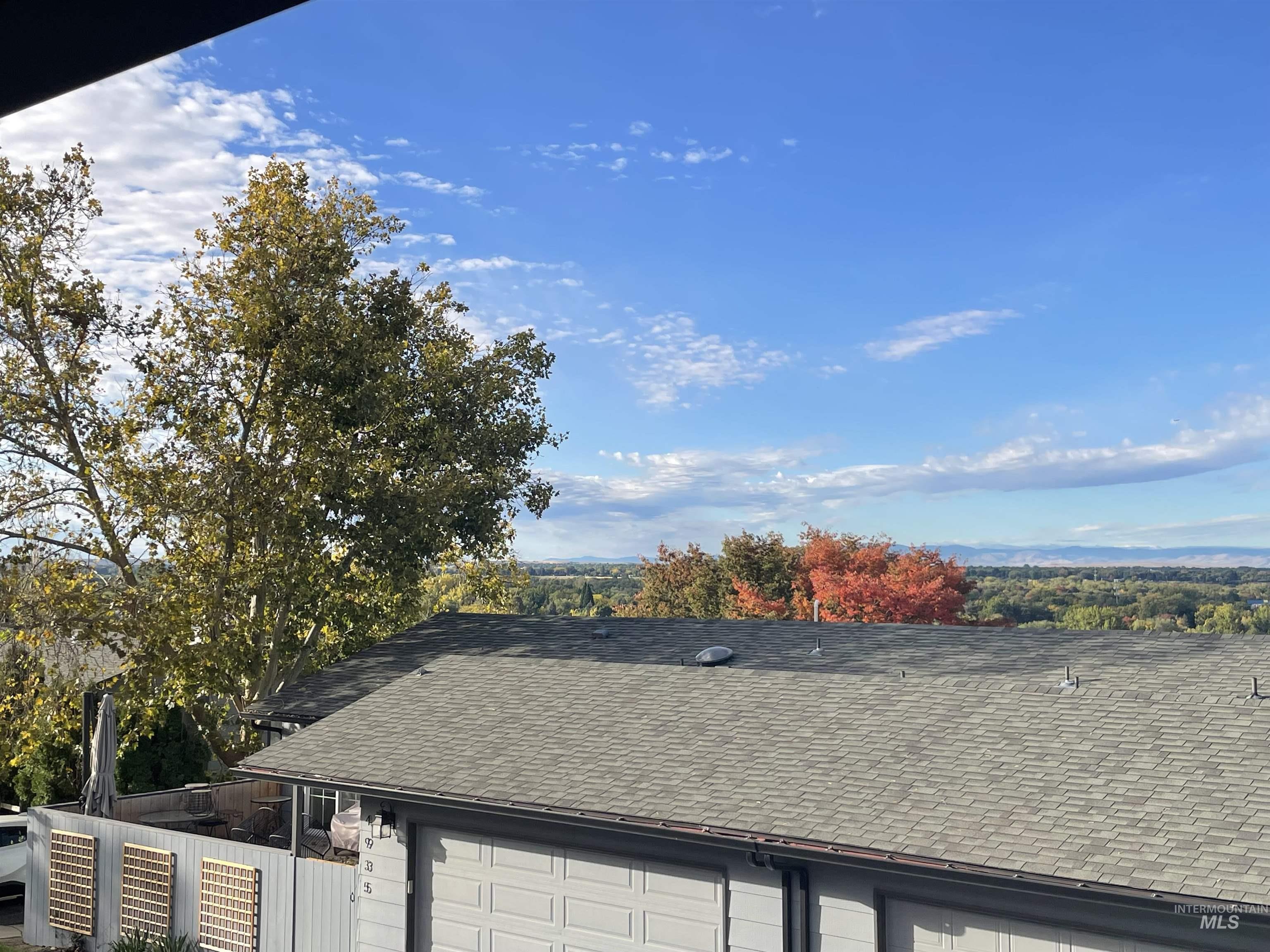 4950 N Bitterbrush, Boise, Idaho 83703, 3 Bedrooms, 2 Bathrooms, Residential For Sale, Price $458,000,MLS 98977003