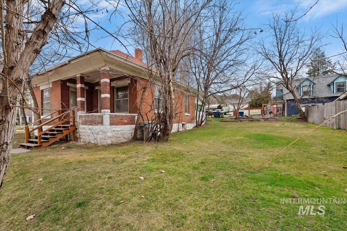 2114 N 9th St, Boise, Idaho 83702-2819, 2 Bedrooms, 1 Bathroom, Residential For Sale, Price $450,000,MLS 98977004