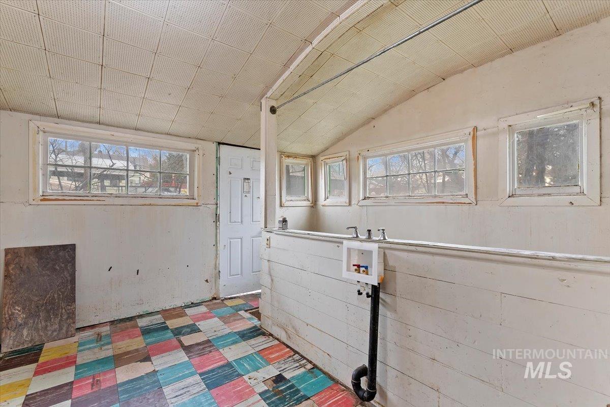 2114 N 9th St, Boise, Idaho 83702-2819, 2 Bedrooms, 1 Bathroom, Residential For Sale, Price $450,000,MLS 98977004