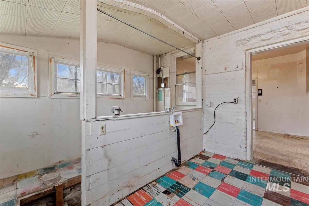 2114 N 9th St, Boise, Idaho 83702-2819, 2 Bedrooms, 1 Bathroom, Residential For Sale, Price $450,000,MLS 98977004