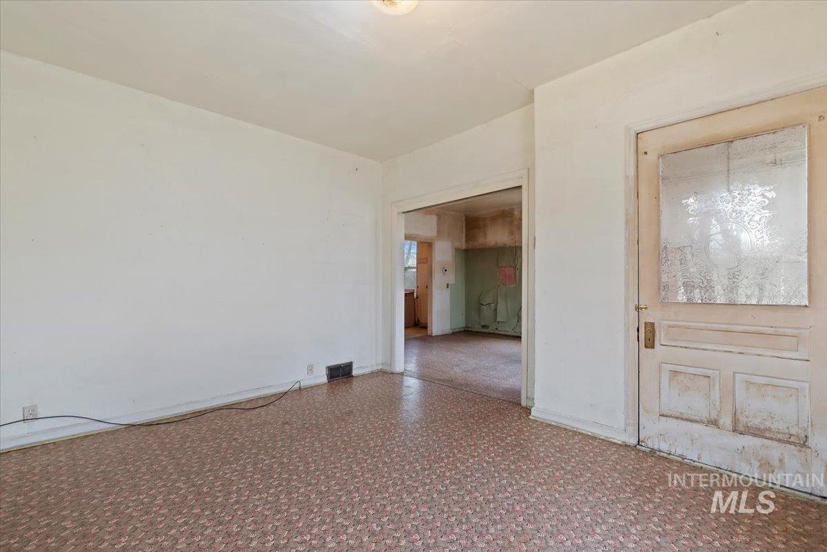 2114 N 9th St, Boise, Idaho 83702-2819, 2 Bedrooms, 1 Bathroom, Residential For Sale, Price $450,000,MLS 98977004