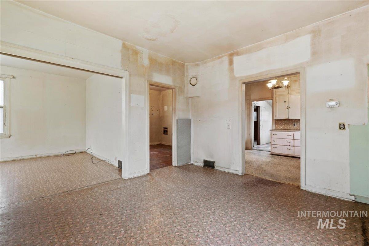 2114 N 9th St, Boise, Idaho 83702-2819, 2 Bedrooms, 1 Bathroom, Residential For Sale, Price $450,000,MLS 98977004