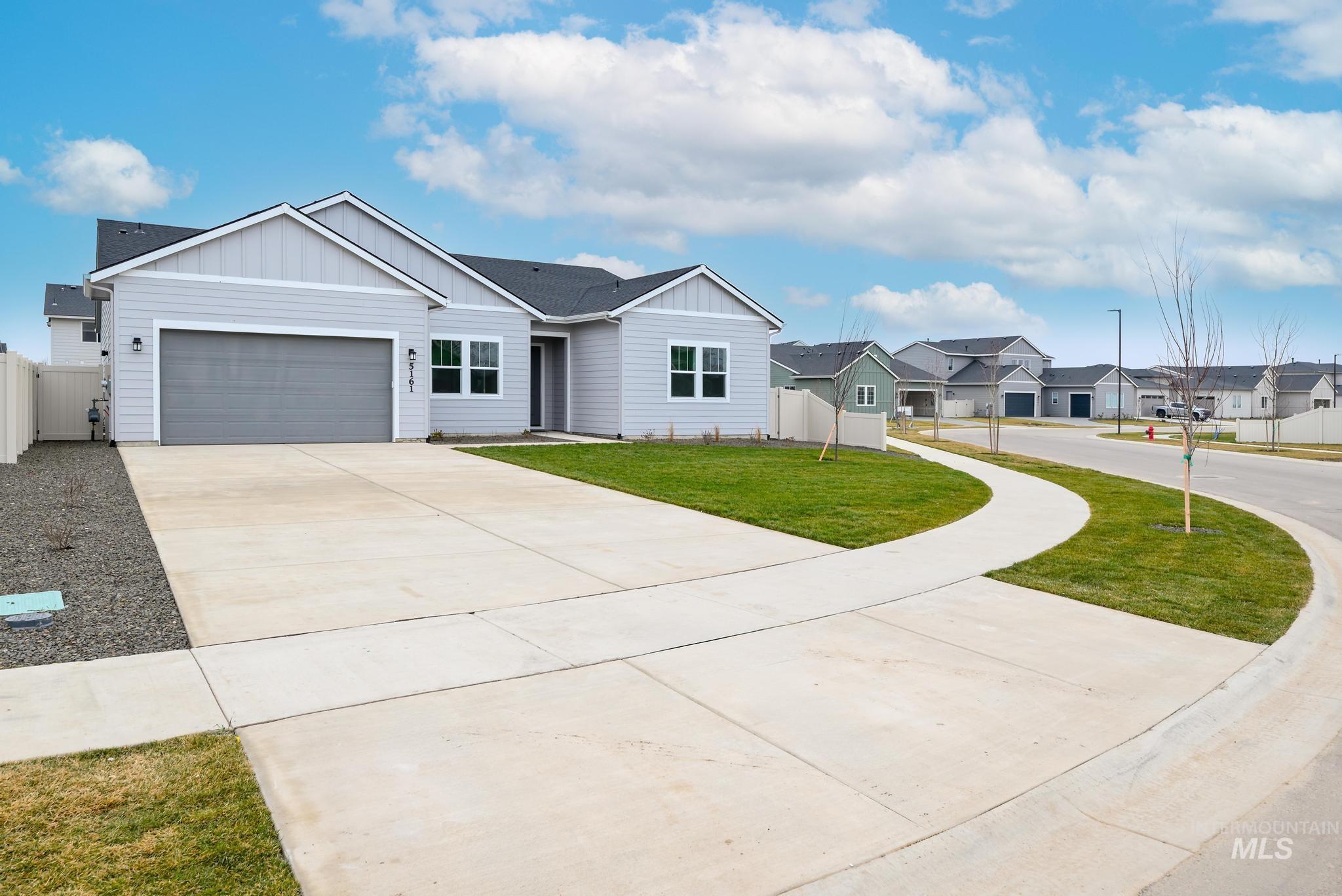 5161 W River Oaks Dr, Meridian, Idaho 83646, 3 Bedrooms, 2.5 Bathrooms, Residential For Sale, Price $669,000, 98977005