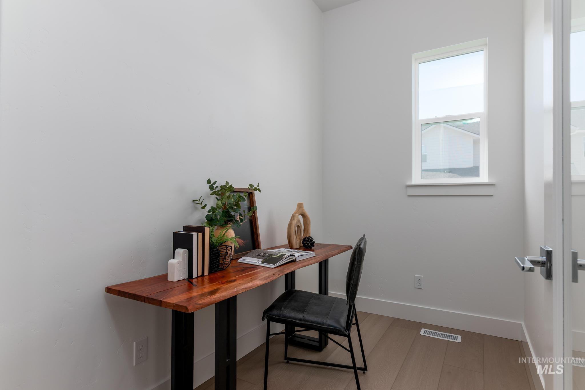 5161 W River Oaks Dr, Meridian, Idaho 83646, 3 Bedrooms, 2.5 Bathrooms, Residential For Sale, Price $654,000,MLS 98977005