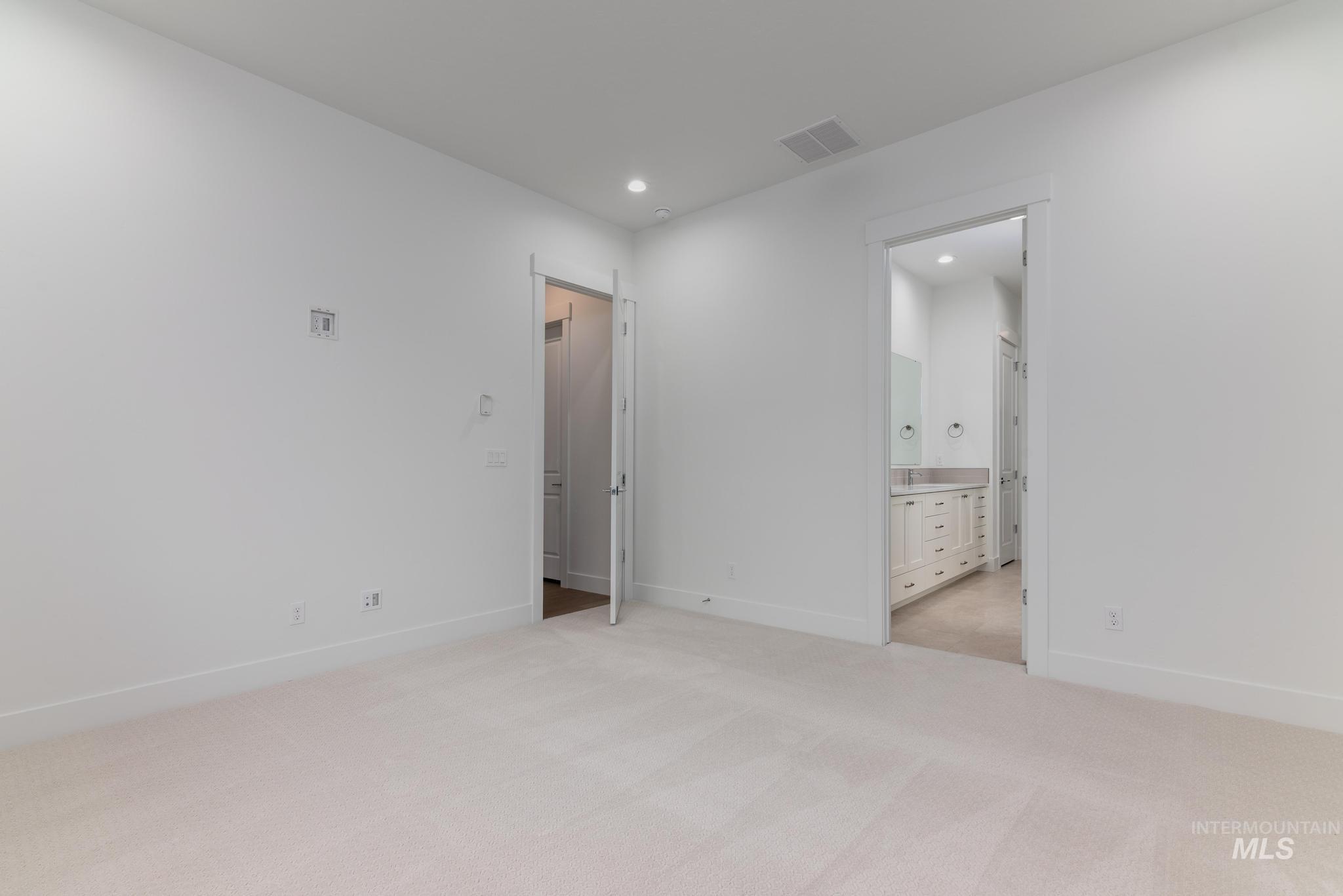 5161 W River Oaks Dr, Meridian, Idaho 83646, 3 Bedrooms, 2.5 Bathrooms, Residential For Sale, Price $669,000, 98977005