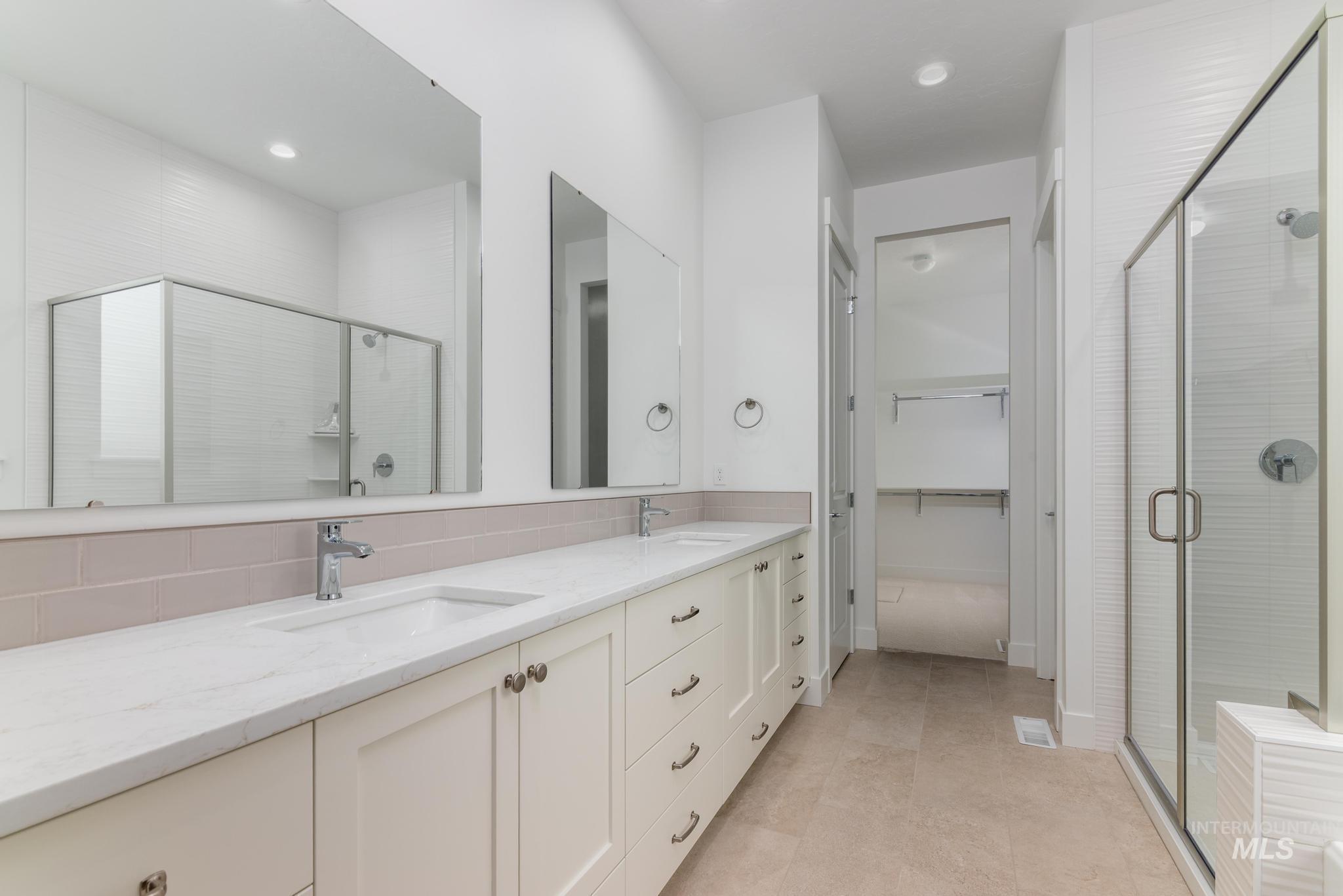 5161 W River Oaks Dr, Meridian, Idaho 83646, 3 Bedrooms, 2.5 Bathrooms, Residential For Sale, Price $669,000, 98977005