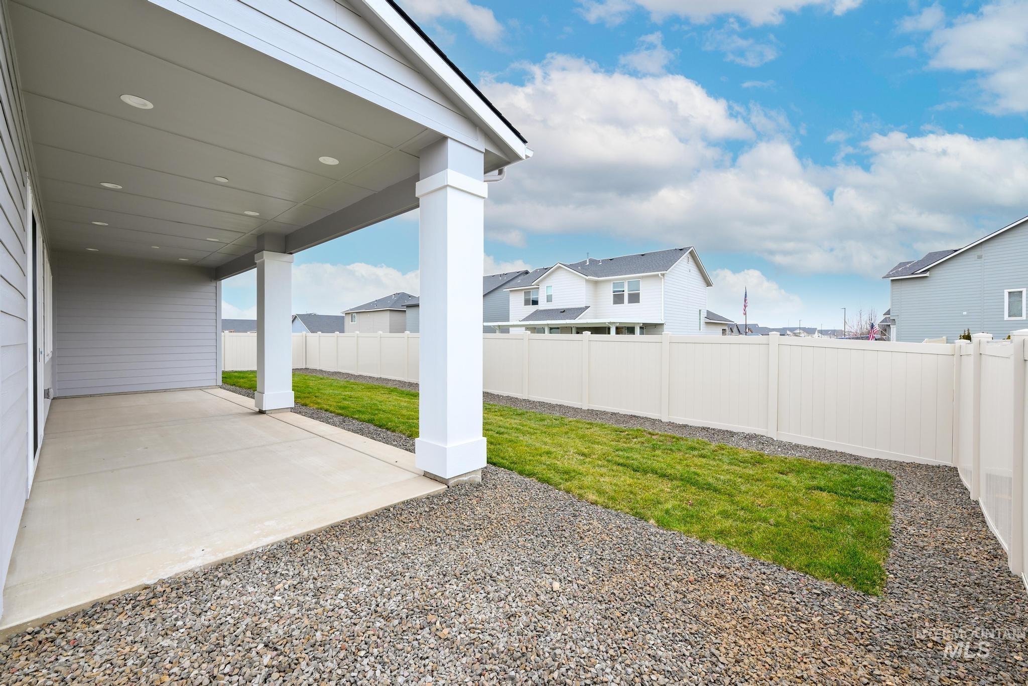 5161 W River Oaks Dr, Meridian, Idaho 83646, 3 Bedrooms, 2.5 Bathrooms, Residential For Sale, Price $654,000,MLS 98977005