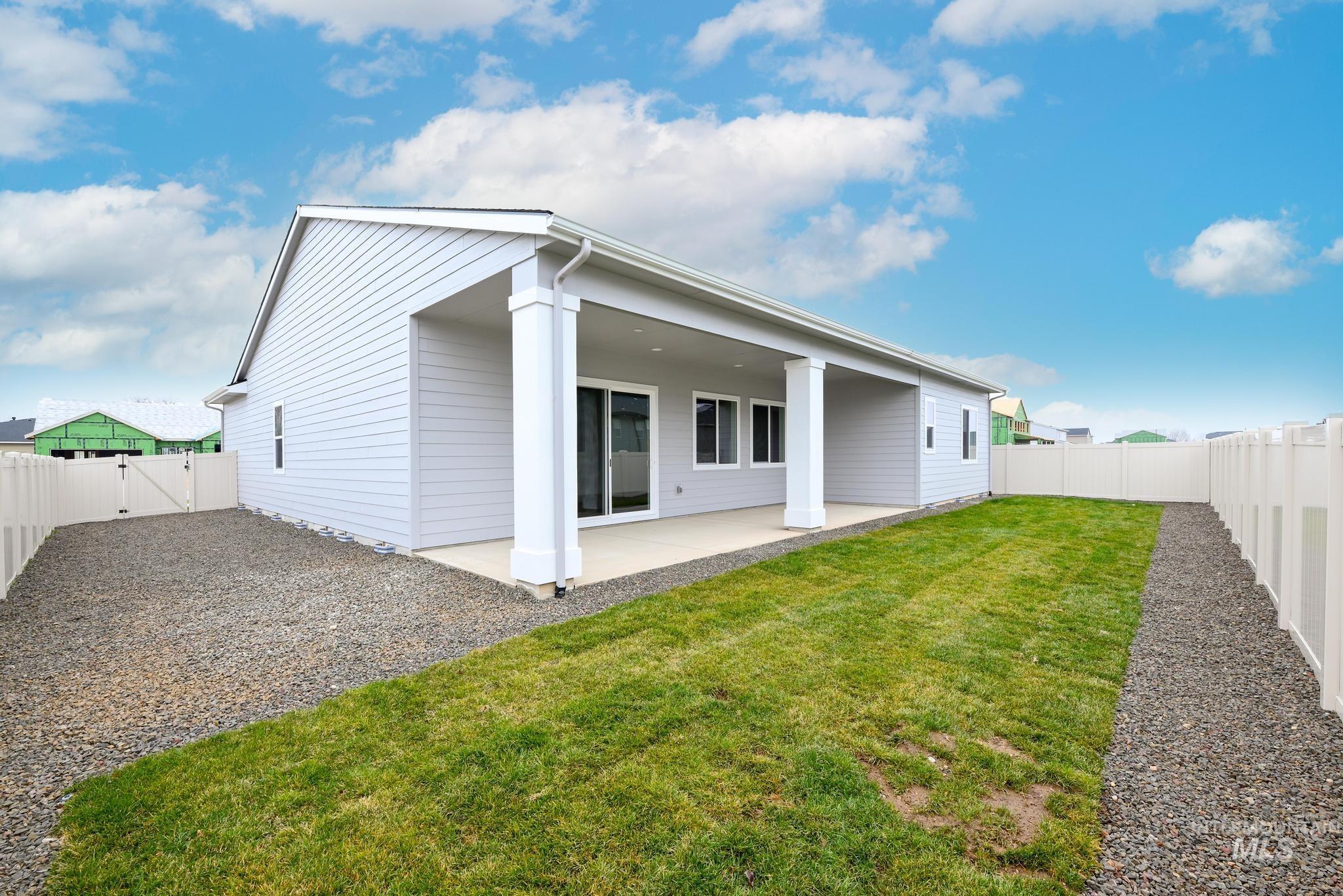 5161 W River Oaks Dr, Meridian, Idaho 83646, 3 Bedrooms, 2.5 Bathrooms, Residential For Sale, Price $654,000,MLS 98977005