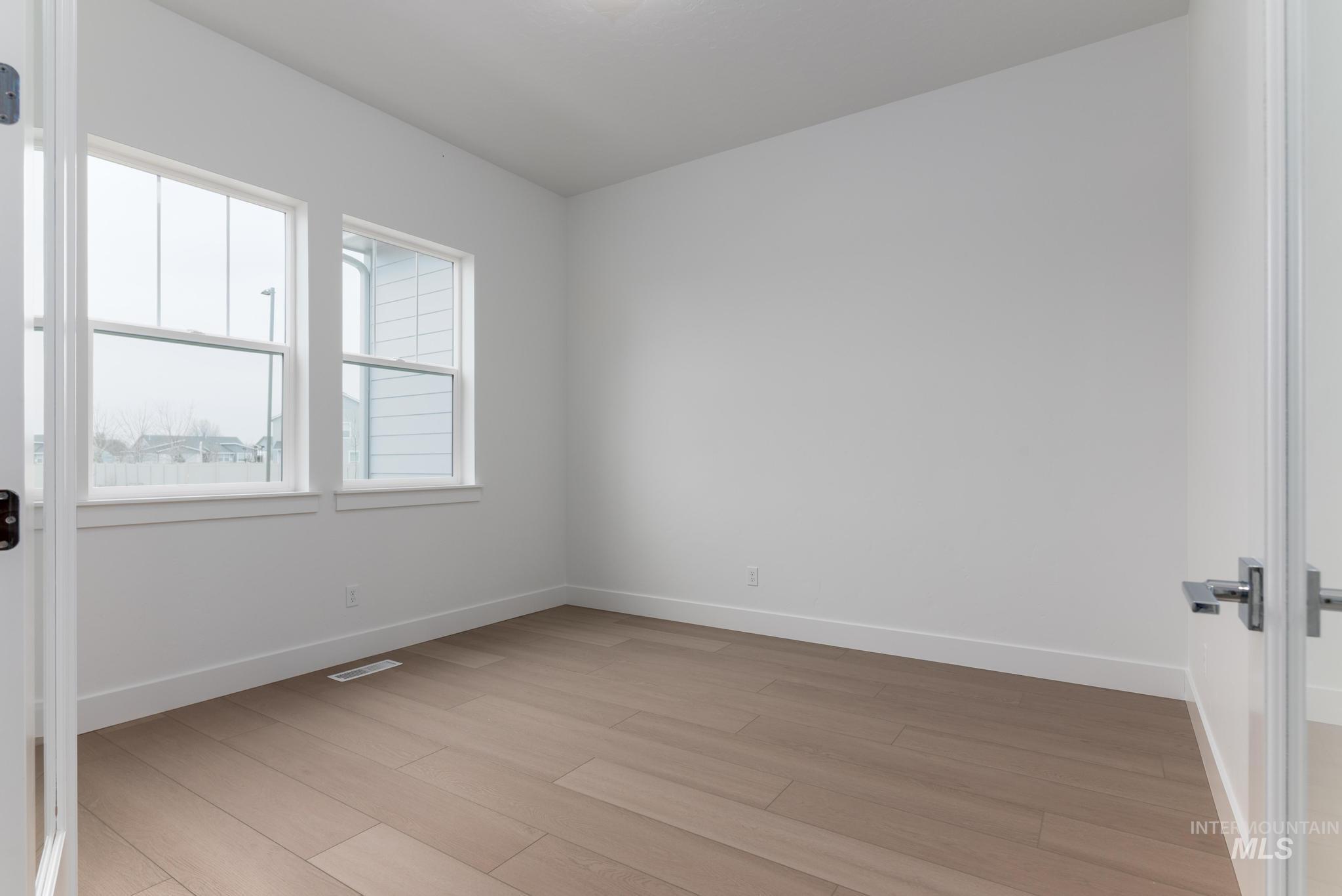 5161 W River Oaks Dr, Meridian, Idaho 83646, 3 Bedrooms, 2.5 Bathrooms, Residential For Sale, Price $669,000, 98977005