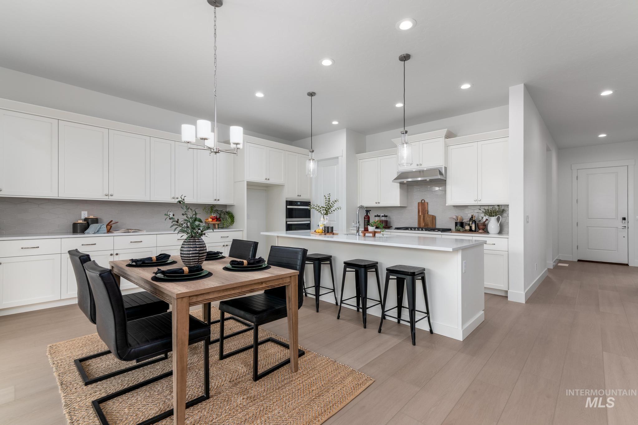 5161 W River Oaks Dr, Meridian, Idaho 83646, 3 Bedrooms, 2.5 Bathrooms, Residential For Sale, Price $654,000,MLS 98977005