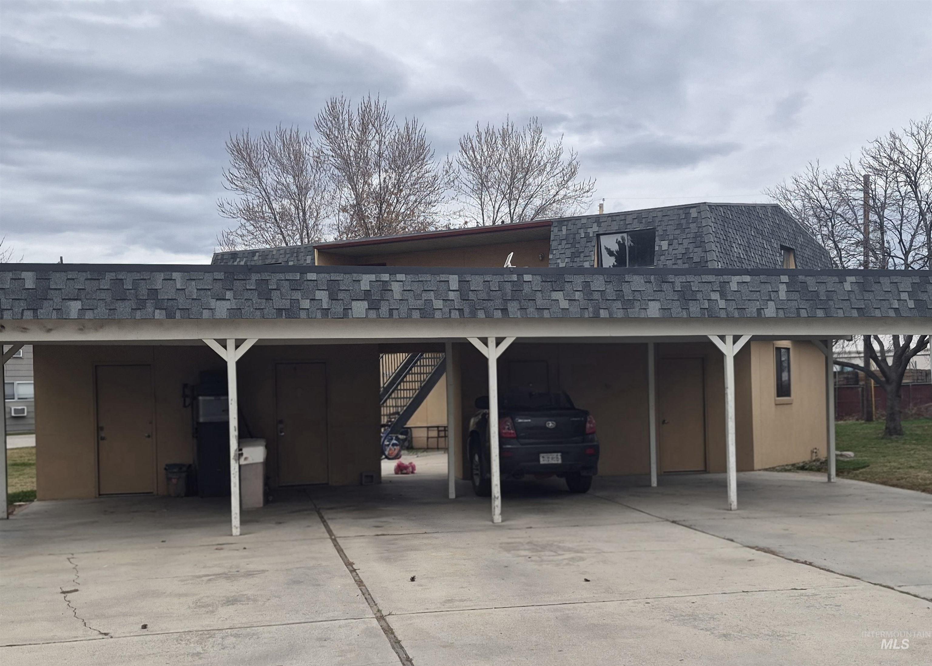 6920 W Grunder, Boise, Idaho 83709-2921, 2 Bedrooms, 1 Bathroom, Residential Income For Sale, Price $750,000,MLS 98977006