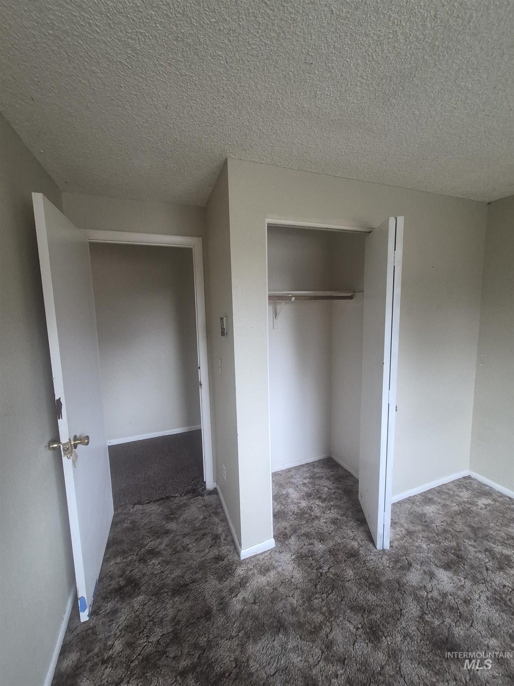 6920 W Grunder, Boise, Idaho 83709-2921, 2 Bedrooms, 1 Bathroom, Residential Income For Sale, Price $750,000,MLS 98977006