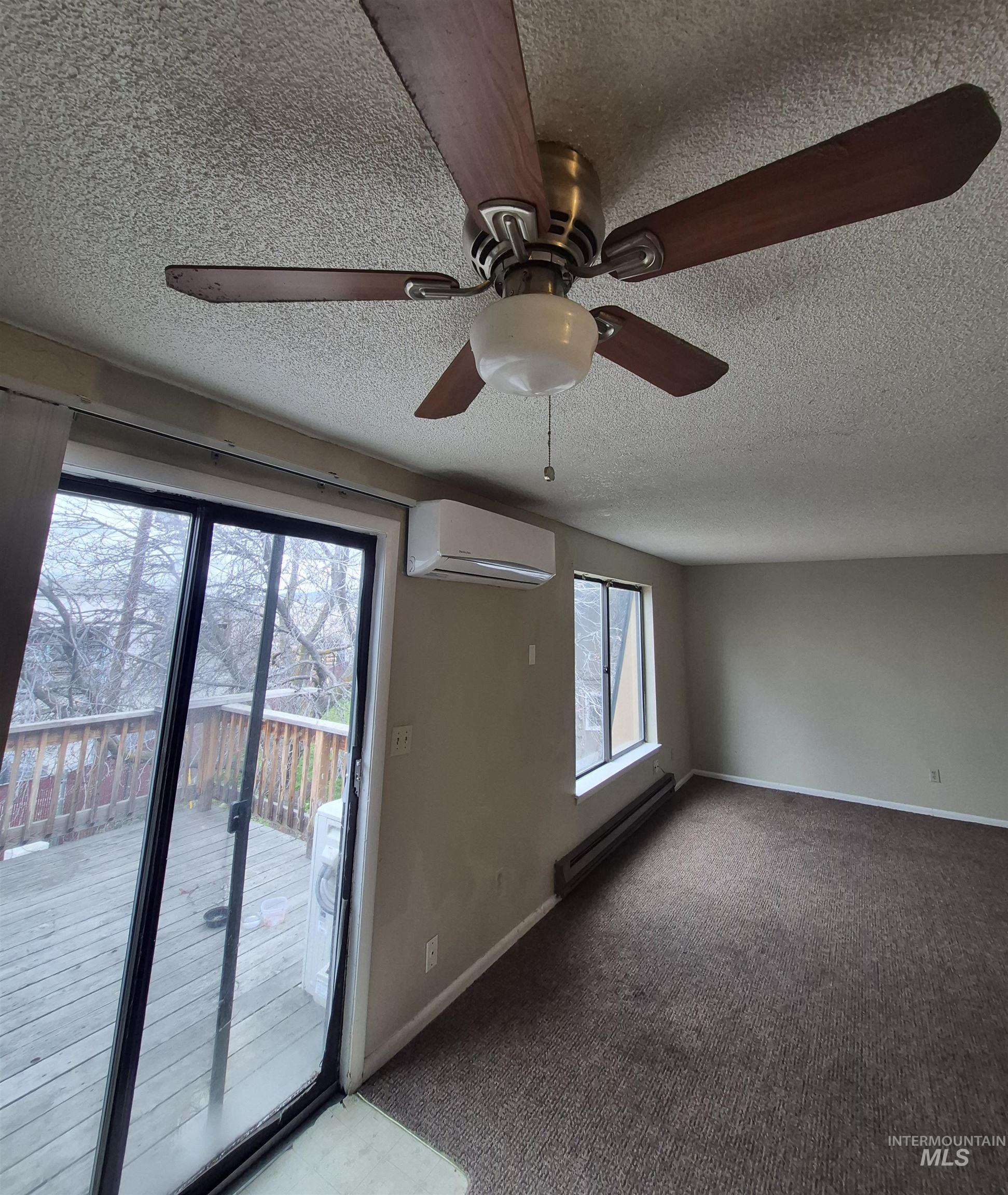 6920 W Grunder, Boise, Idaho 83709-2921, 2 Bedrooms, 1 Bathroom, Residential Income For Sale, Price $750,000,MLS 98977006