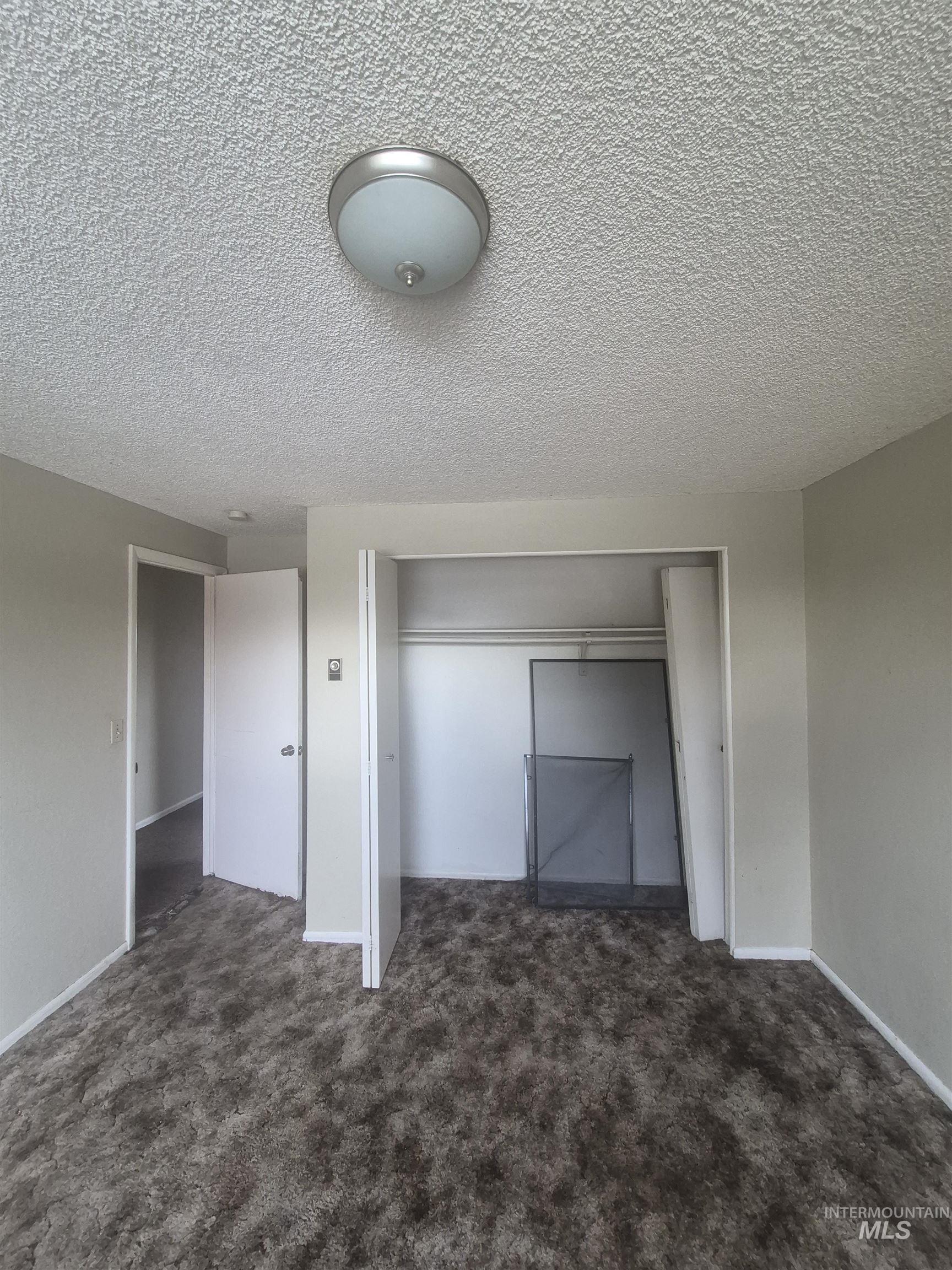 6920 W Grunder, Boise, Idaho 83709-2921, 2 Bedrooms, 1 Bathroom, Residential Income For Sale, Price $750,000,MLS 98977006