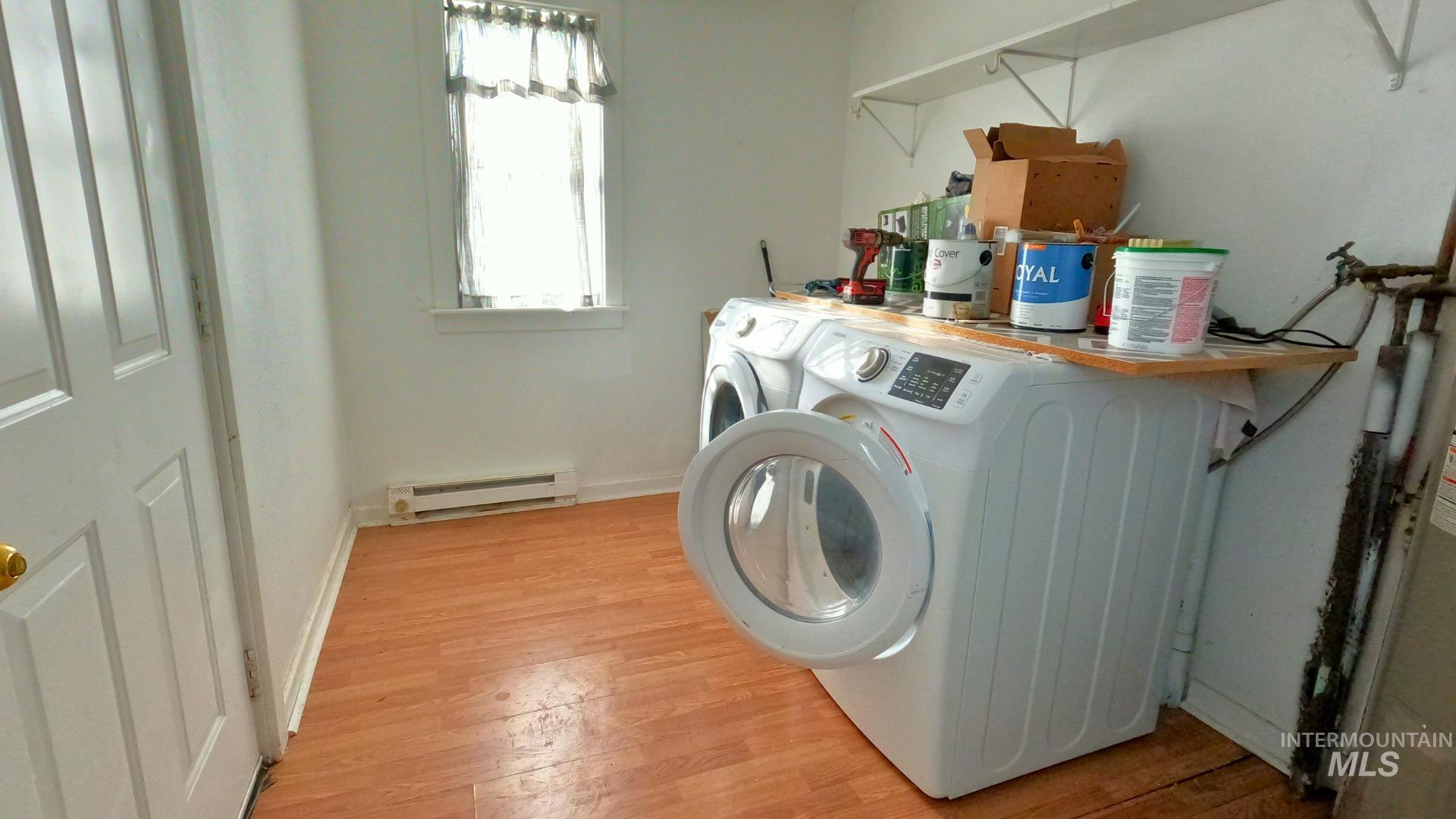 595 S 14th E, Mountain Home, Idaho 83647, 3 Bedrooms, 1.5 Bathrooms, Residential For Sale, Price $240,000,MLS 98977011