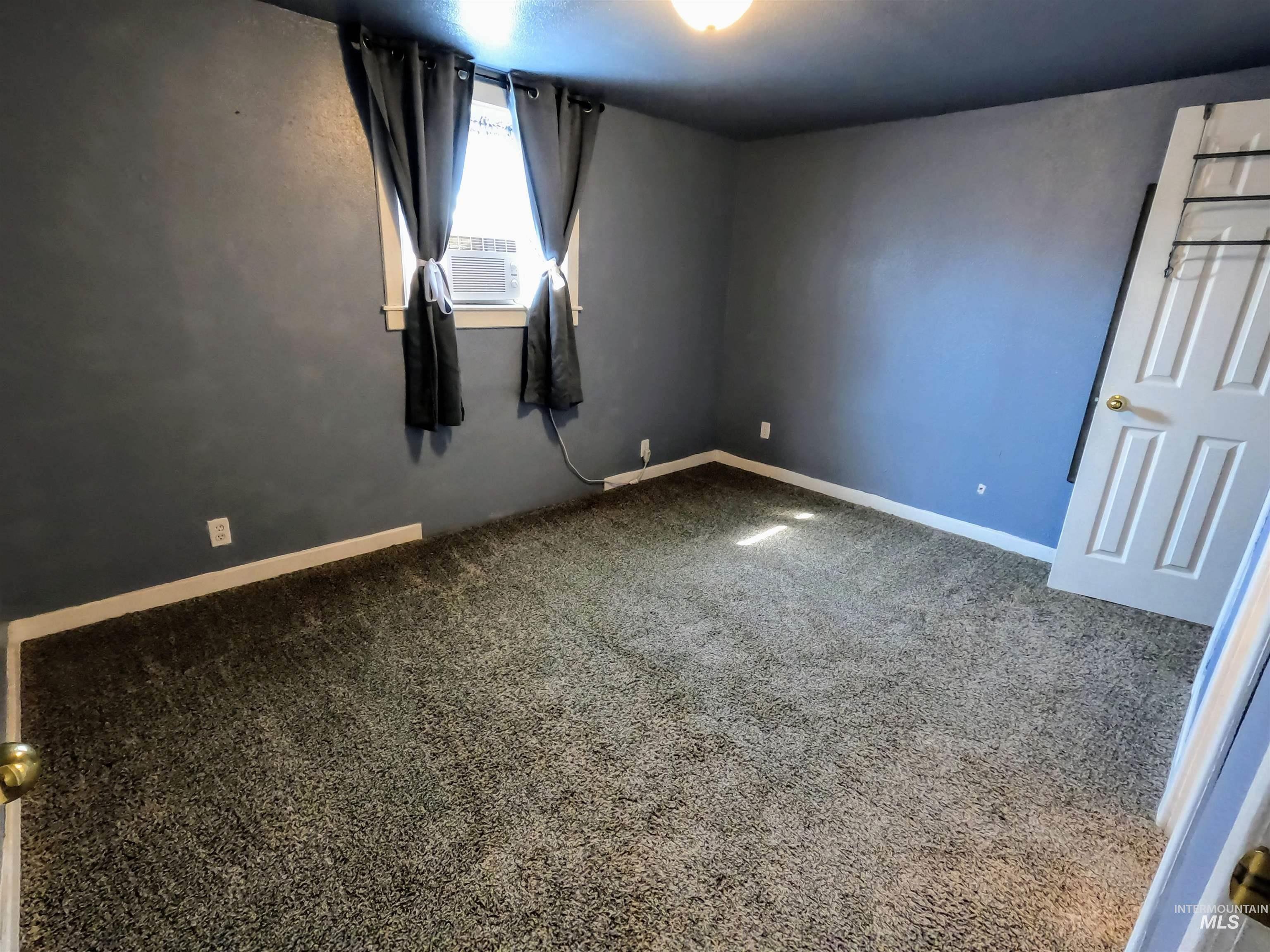 595 S 14th E, Mountain Home, Idaho 83647, 3 Bedrooms, 1.5 Bathrooms, Residential For Sale, Price $240,000,MLS 98977011