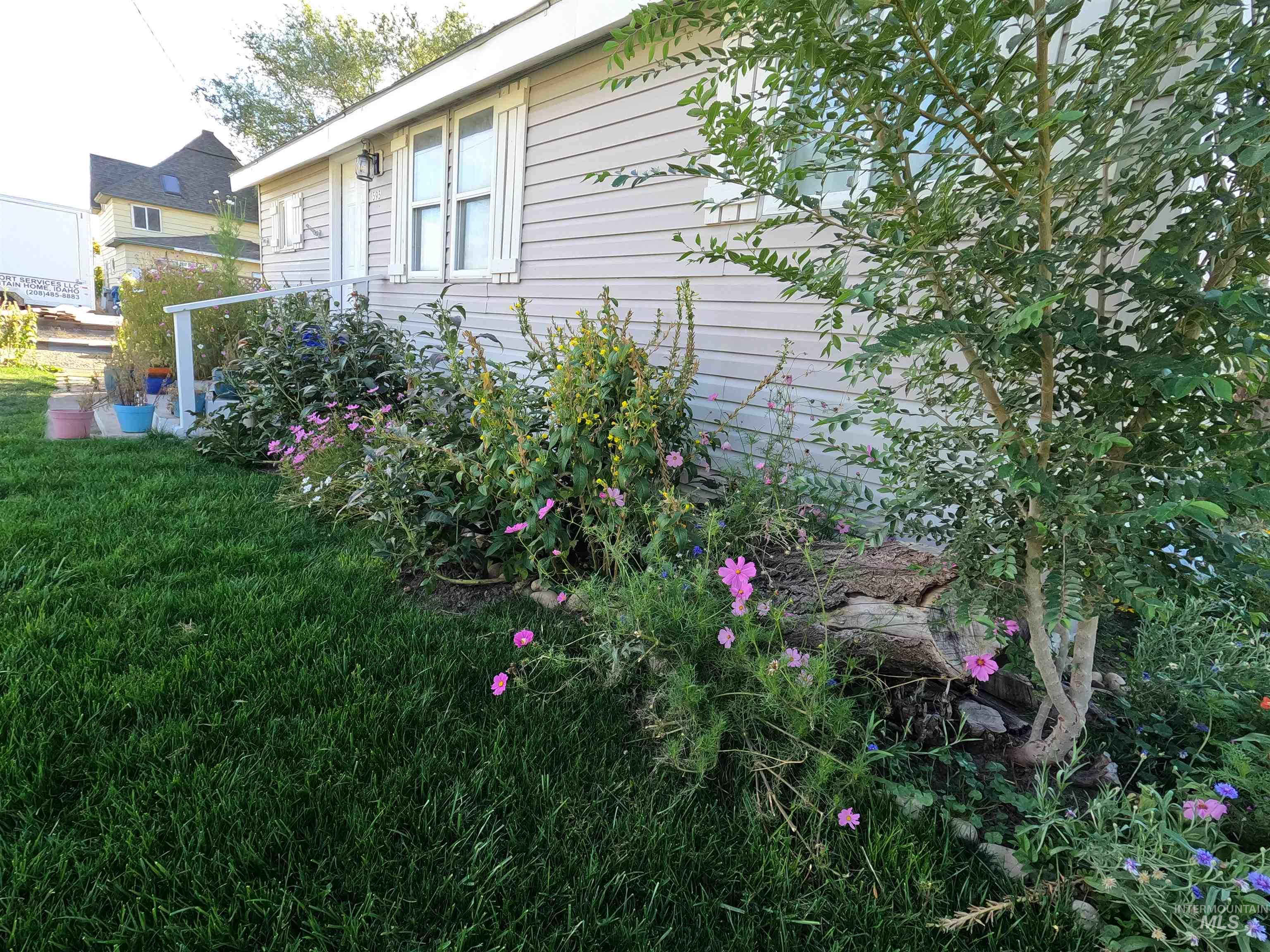 595 S 14th E, Mountain Home, Idaho 83647, 3 Bedrooms, 1.5 Bathrooms, Residential For Sale, Price $269,000, 98977011