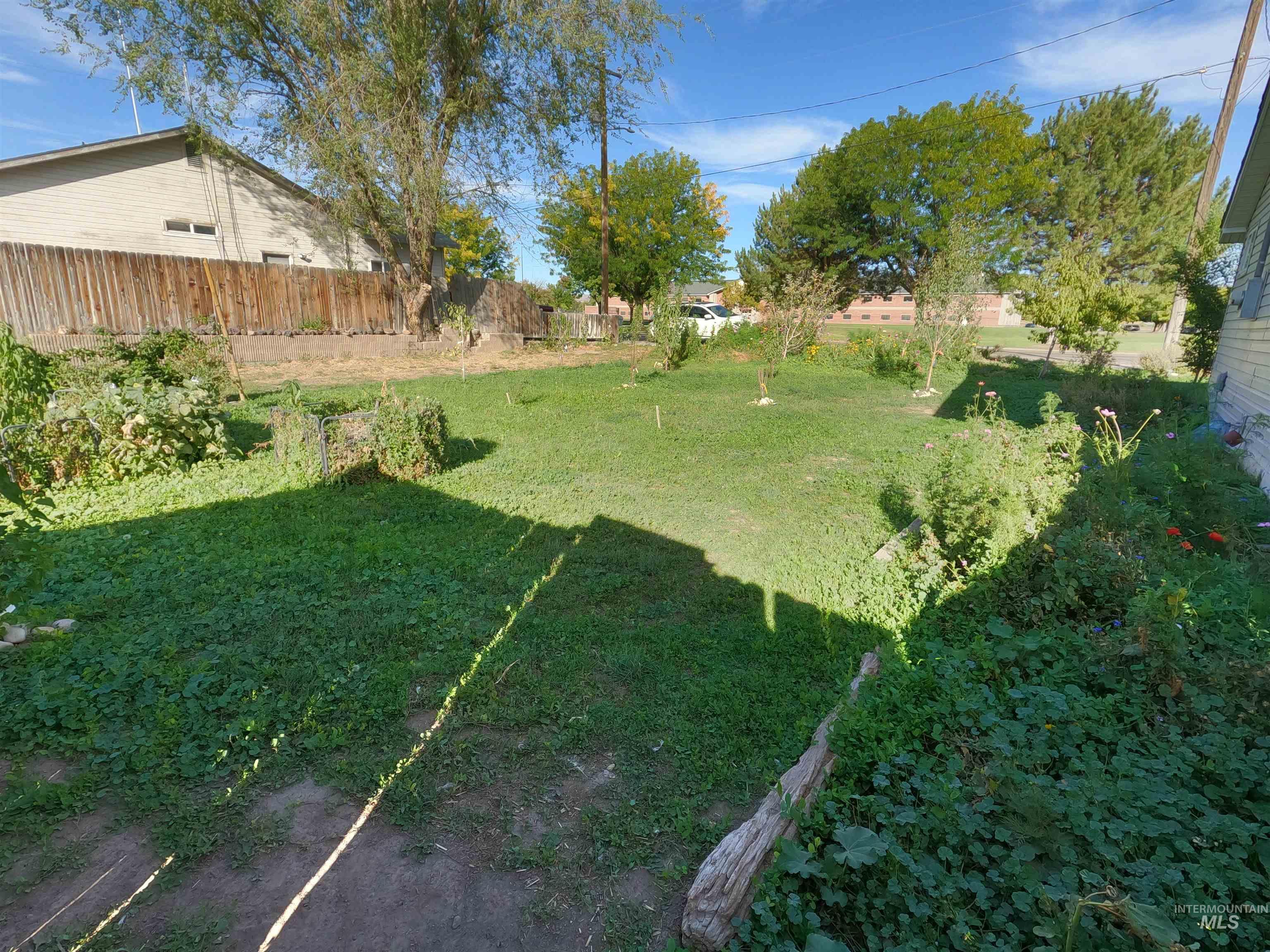 595 S 14th E, Mountain Home, Idaho 83647, 3 Bedrooms, 1.5 Bathrooms, Residential For Sale, Price $269,000, 98977011