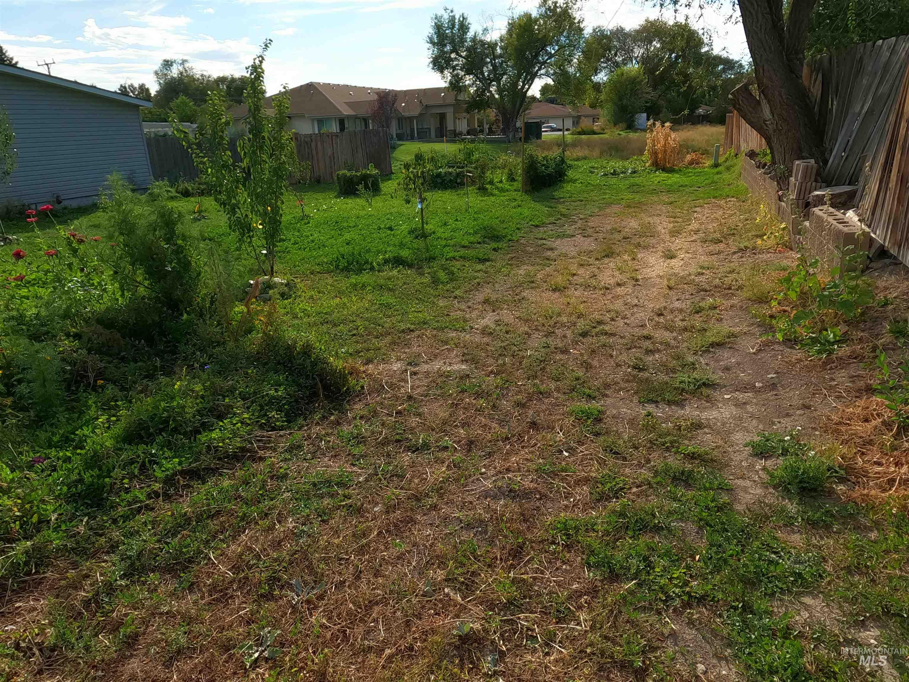 595 S 14th E, Mountain Home, Idaho 83647, 3 Bedrooms, 1.5 Bathrooms, Residential For Sale, Price $269,000, 98977011