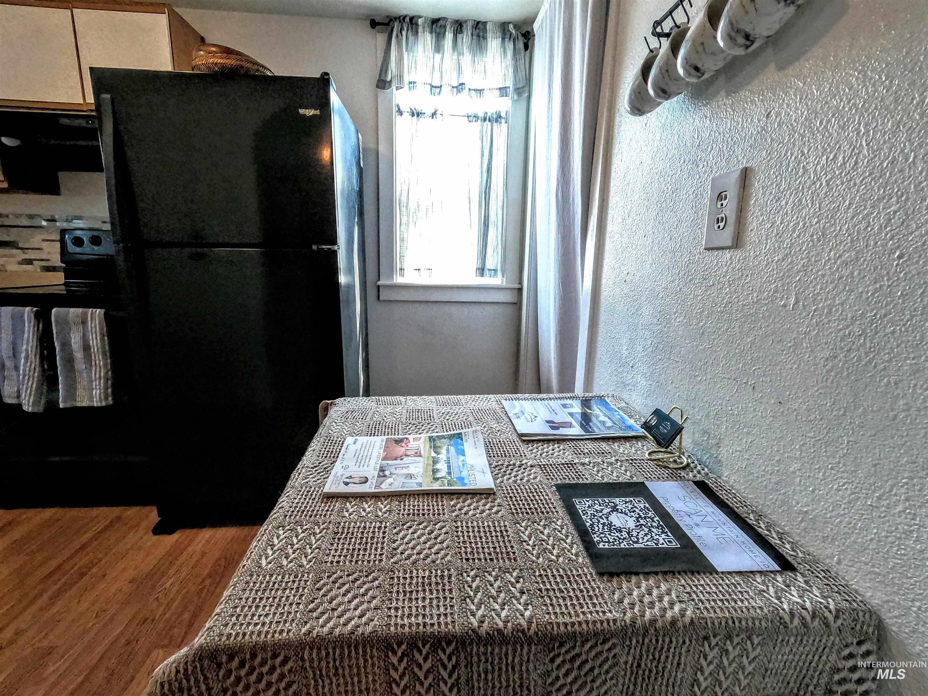 595 S 14th E, Mountain Home, Idaho 83647, 3 Bedrooms, 1.5 Bathrooms, Residential For Sale, Price $240,000,MLS 98977011