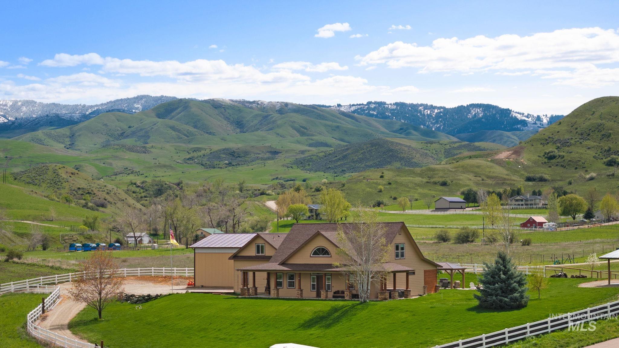 27 Waverly Drive, Horseshoe Bend, Idaho 83629, 3 Bedrooms, 4 Bathrooms, Residential For Sale, Price $1,599,900,MLS 98977014