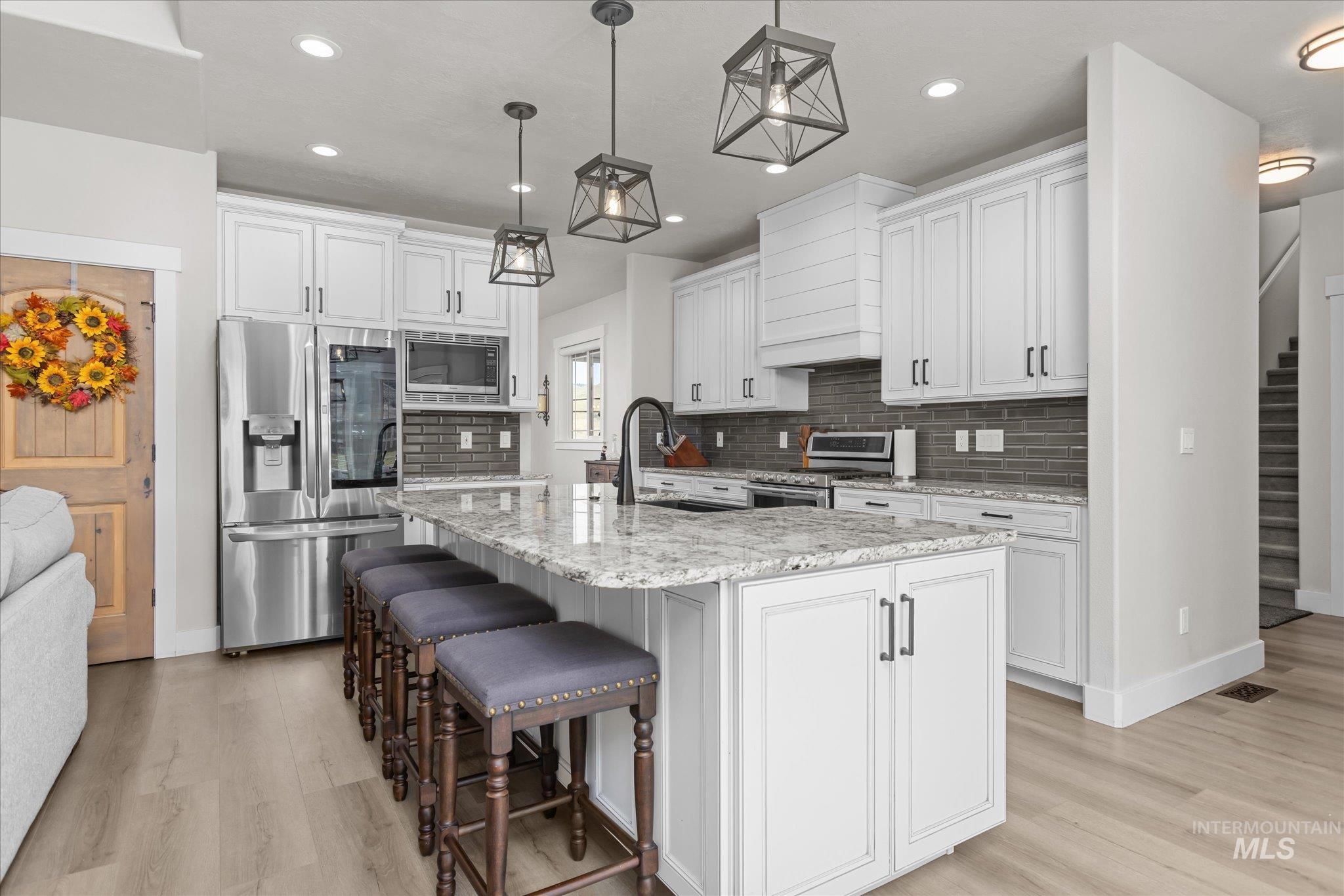 27 Waverly Drive, Horseshoe Bend, Idaho 83629, 3 Bedrooms, 4 Bathrooms, Residential For Sale, Price $1,689,900,MLS 98977014