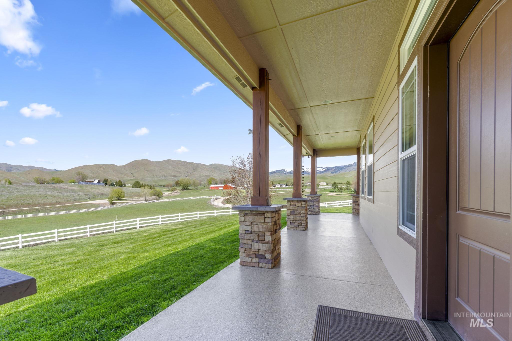 27 Waverly Drive, Horseshoe Bend, Idaho 83629, 3 Bedrooms, 4 Bathrooms, Residential For Sale, Price $1,599,900,MLS 98977014