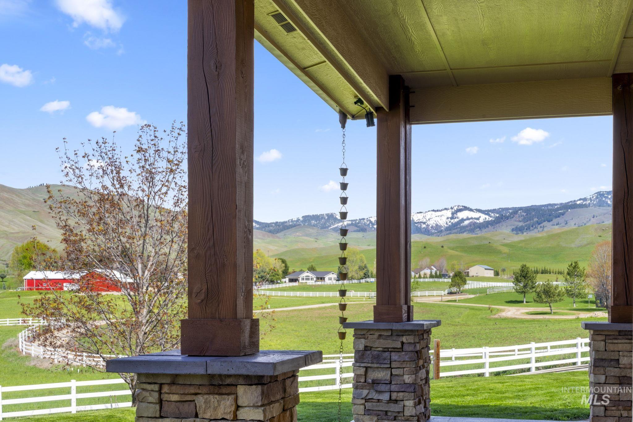 27 Waverly Drive, Horseshoe Bend, Idaho 83629, 3 Bedrooms, 4 Bathrooms, Residential For Sale, Price $1,599,900,MLS 98977014