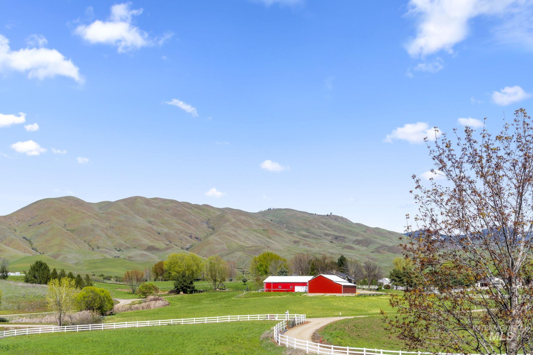 27 Waverly Drive, Horseshoe Bend, Idaho 83629, 3 Bedrooms, 4 Bathrooms, Residential For Sale, Price $1,599,900,MLS 98977014