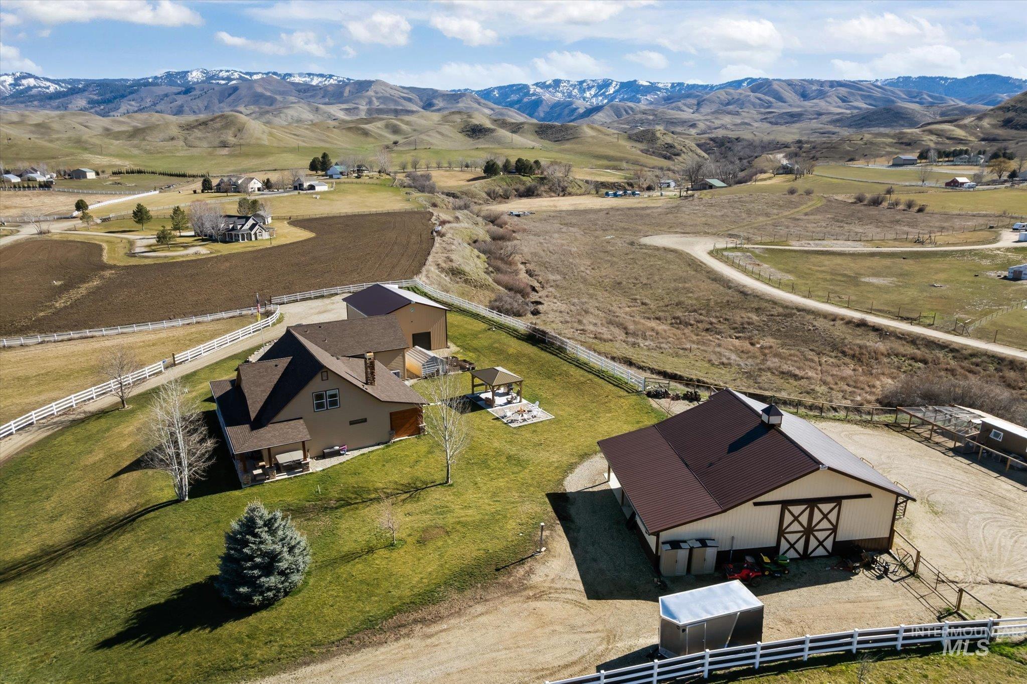 27 Waverly Drive, Horseshoe Bend, Idaho 83629, 3 Bedrooms, 3.5 Bathrooms, Residential For Sale, Price $1,689,900,MLS 98977014