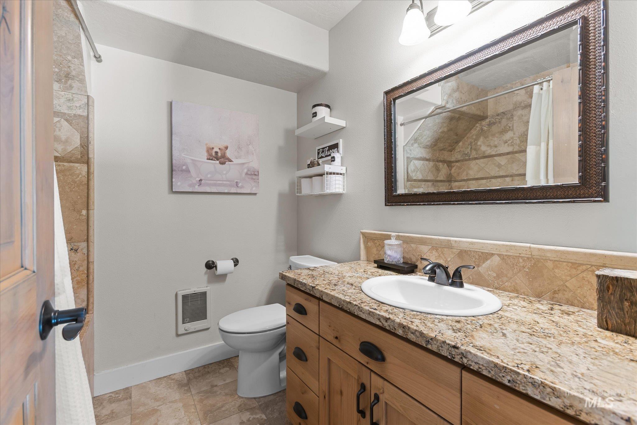 27 Waverly Drive, Horseshoe Bend, Idaho 83629, 3 Bedrooms, 3.5 Bathrooms, Residential For Sale, Price $1,689,900, 98977014