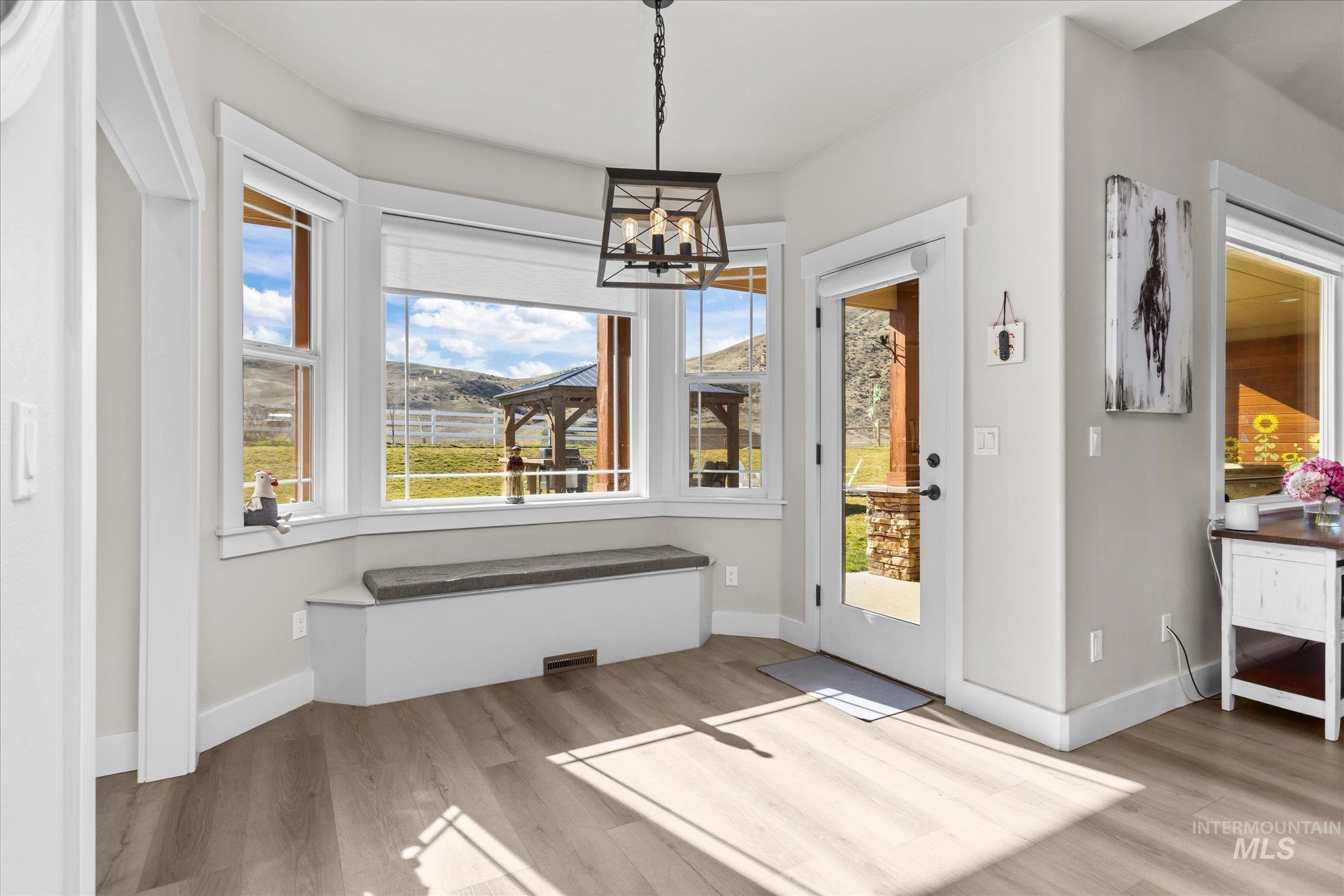 27 Waverly Drive, Horseshoe Bend, Idaho 83629, 3 Bedrooms, 4 Bathrooms, Residential For Sale, Price $1,599,900,MLS 98977014